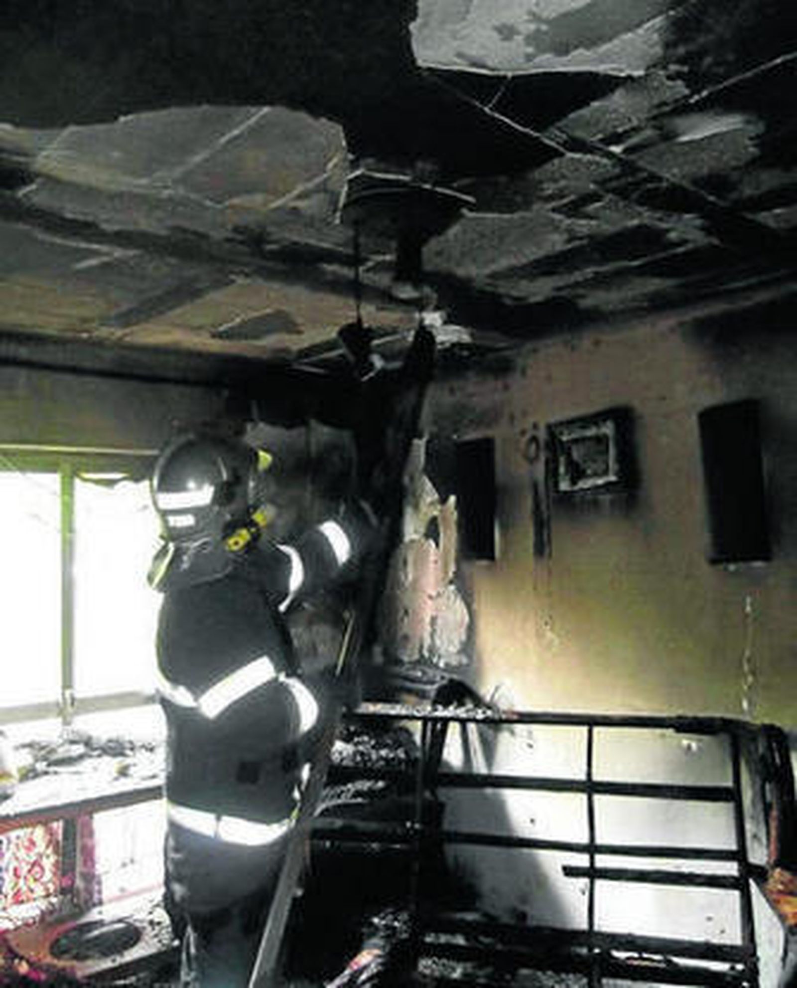 Una mujer con quemaduras en las manos en el incendio de su vivienda en ...