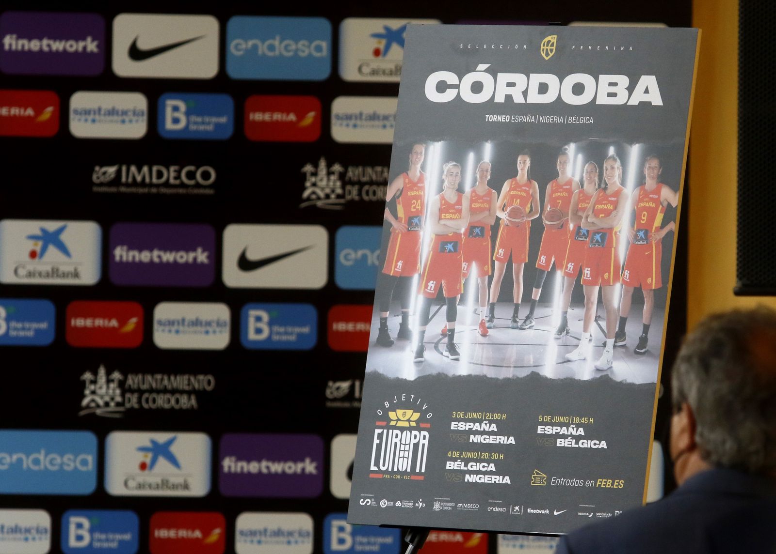 La presentación del torneo internacional de baloncesto femenino de Córdoba, en imágenes