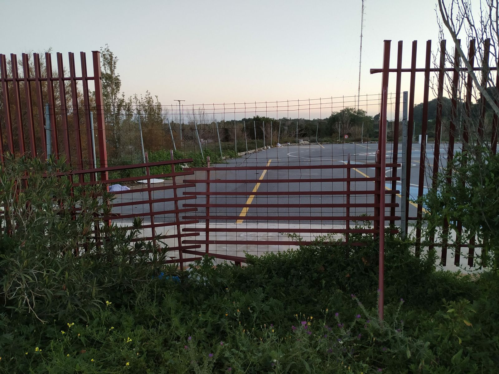 El recinto ferial de la Vega de Acá, en horas bajas