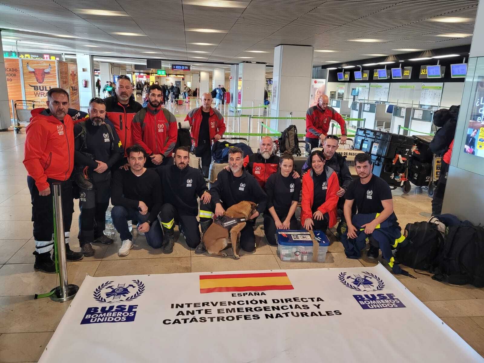 El equipo de bomberos desplazados hasta Turquía.