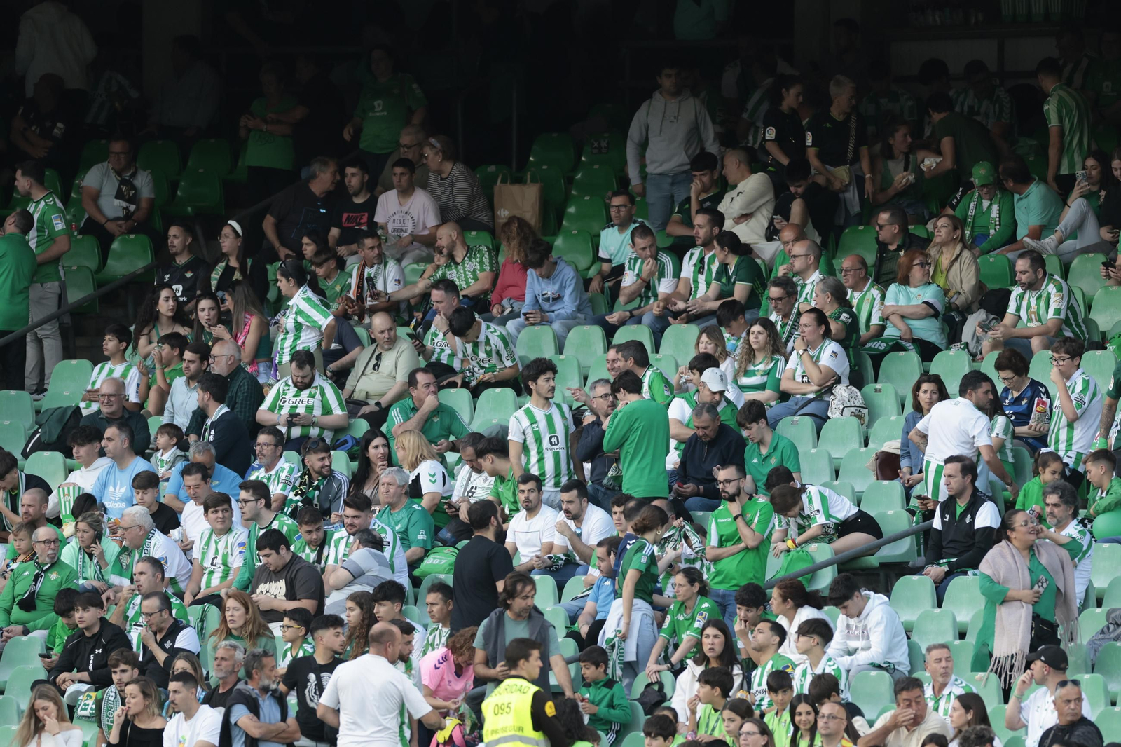 Búscate en las fotos del Betis - Osasuna