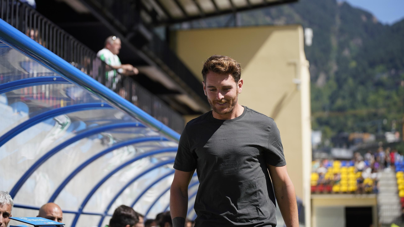 Ibai Gómez, sonríente, durante un lance del partido.