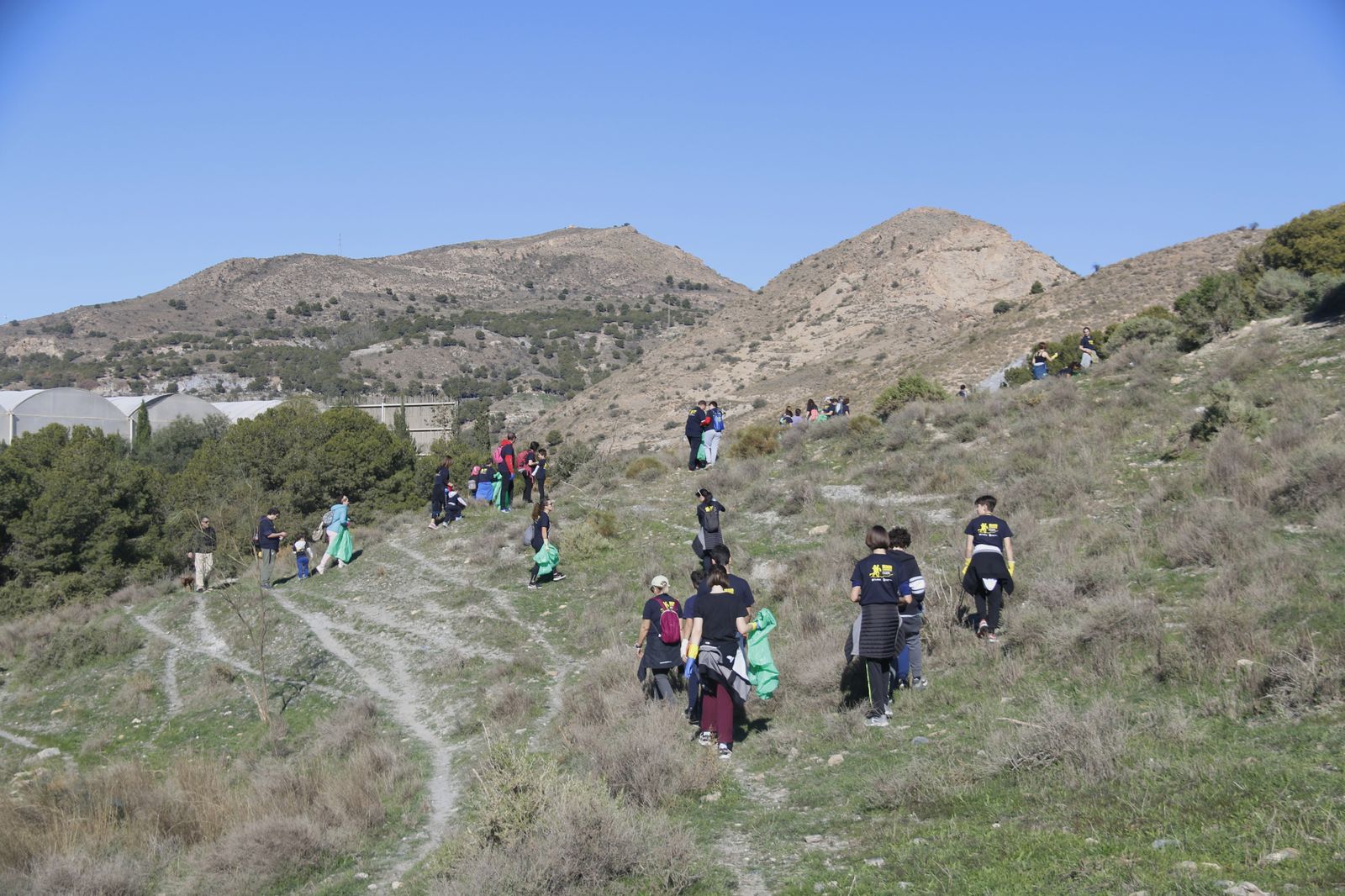 Así ha sido la primera jornada de plogging del año en la Costa de Granada