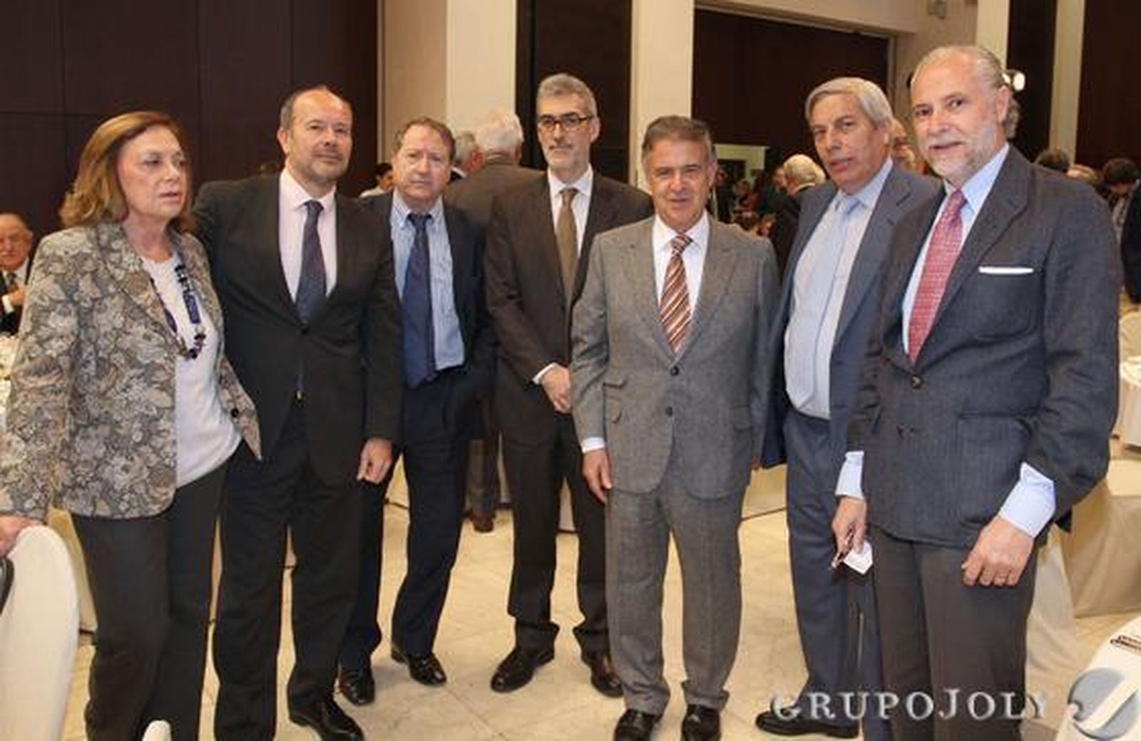La abogada Amparo Rubiales; Juan Carlos Campo, secretario general de Relaciones con el Parlamento; Juan Cano, presidente del consejo consultivo de Andalucía; Juan Antonio Cortecero, viceconsejero de Agricultura; el notario Antonio Ojeda; el abogado José Recio y Leonardo Rodríguez de la Borbolla, director general de Yplan Andalucía. / Fotos: B. Vargas·J.C. Vázquez