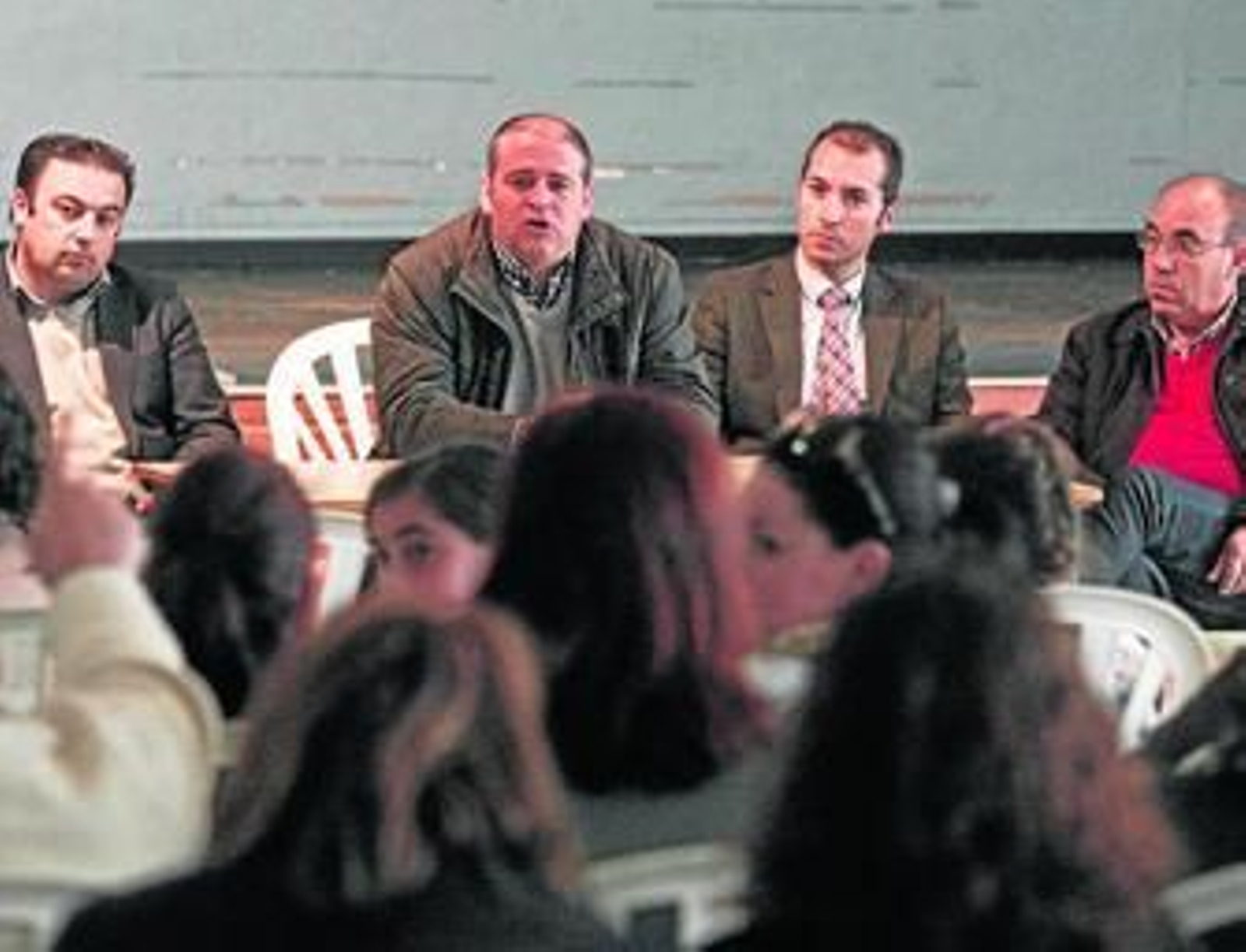 Gil, Romero, Ramos y Gómez, ayer en el colegio de Palmones.