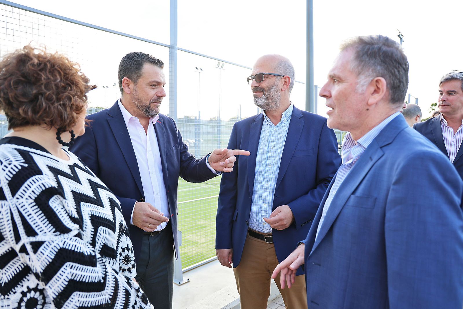 Movitransa presenta los nuevos modelos de BMW IX2 y el X2 en el complejo deportivo Lamiya