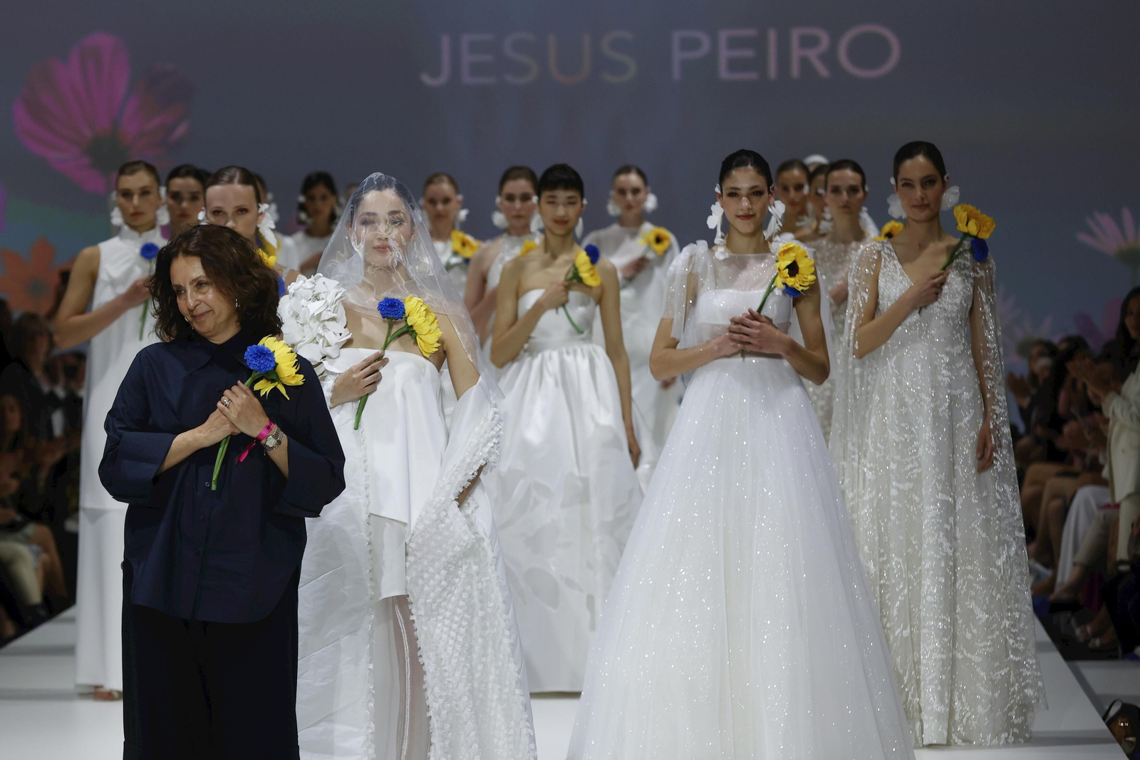 Pase de modelos de la firma Jesús Peiró en la Bridal Fashion Week de Barcelona