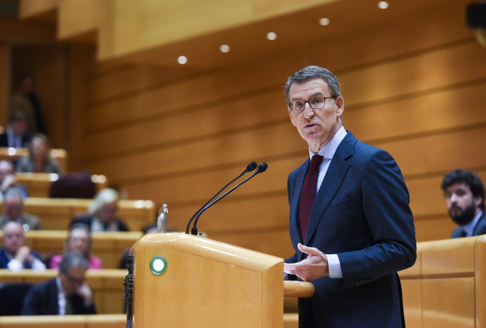 El presidente del Partido Popular, Alberto Núñez Feijóo, durante el pleno celebrado en el Senado.