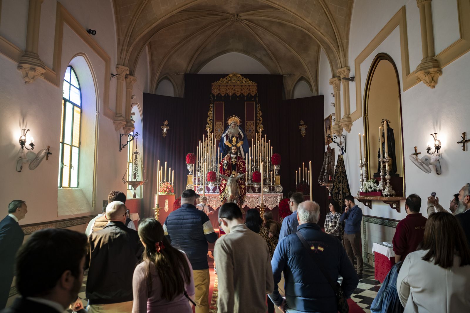 Las imágenes de los besapiés y besamanos del Segundo Domingo de Cuaresma en Jerez