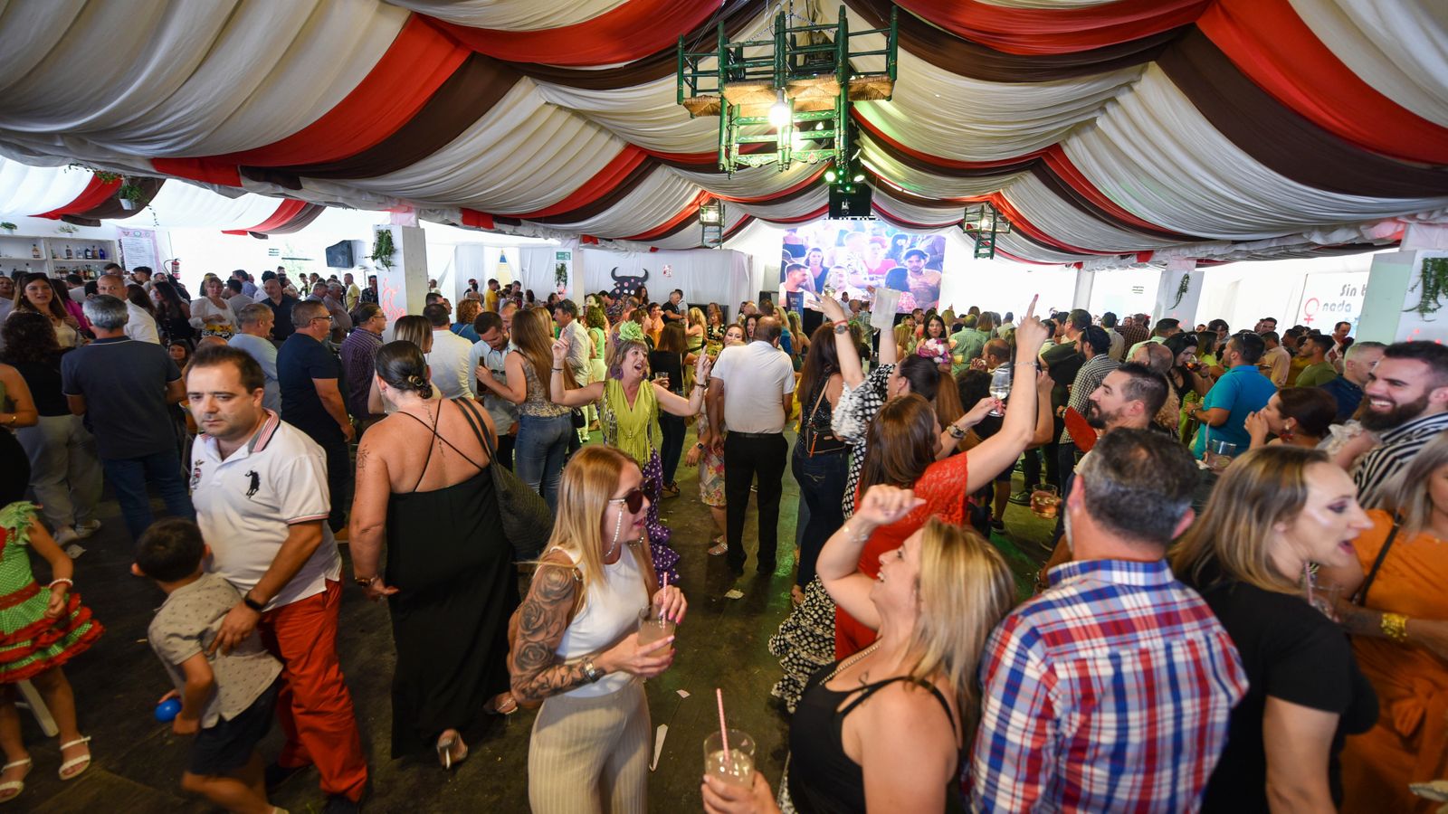 Búscate en las fotos del sábado en la Feria de Los Barrios 2023