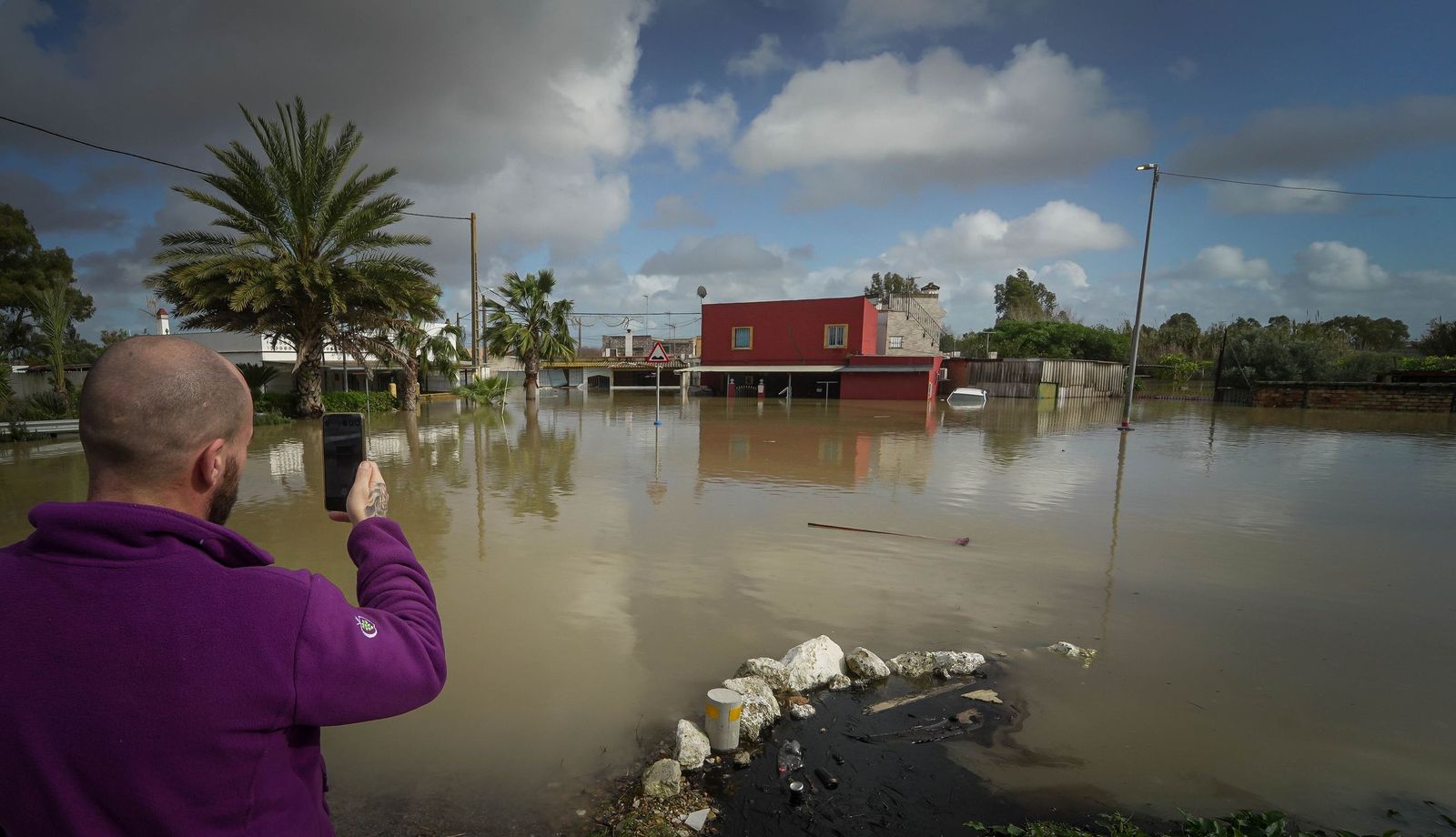 Intensa jornada en las zonas inundadas de Jerez, en imágenes