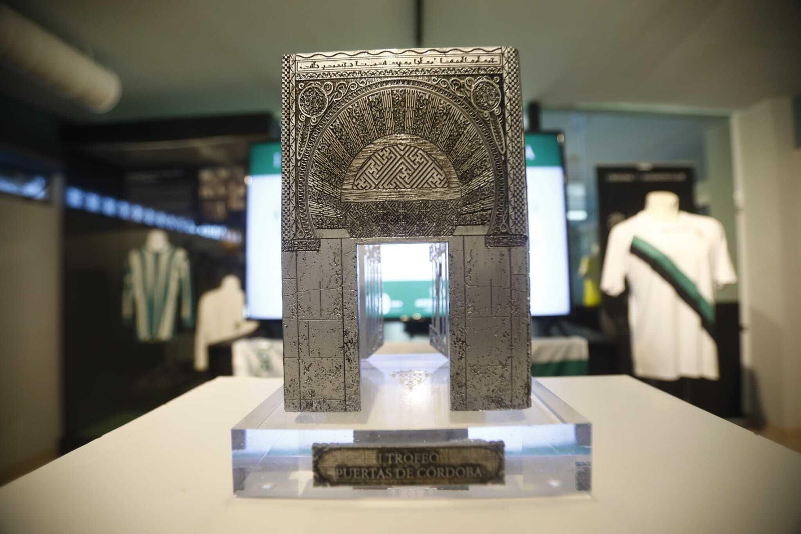 El Córdoba CF presenta el Trofeo Puertas de Córdoba, en imágenes