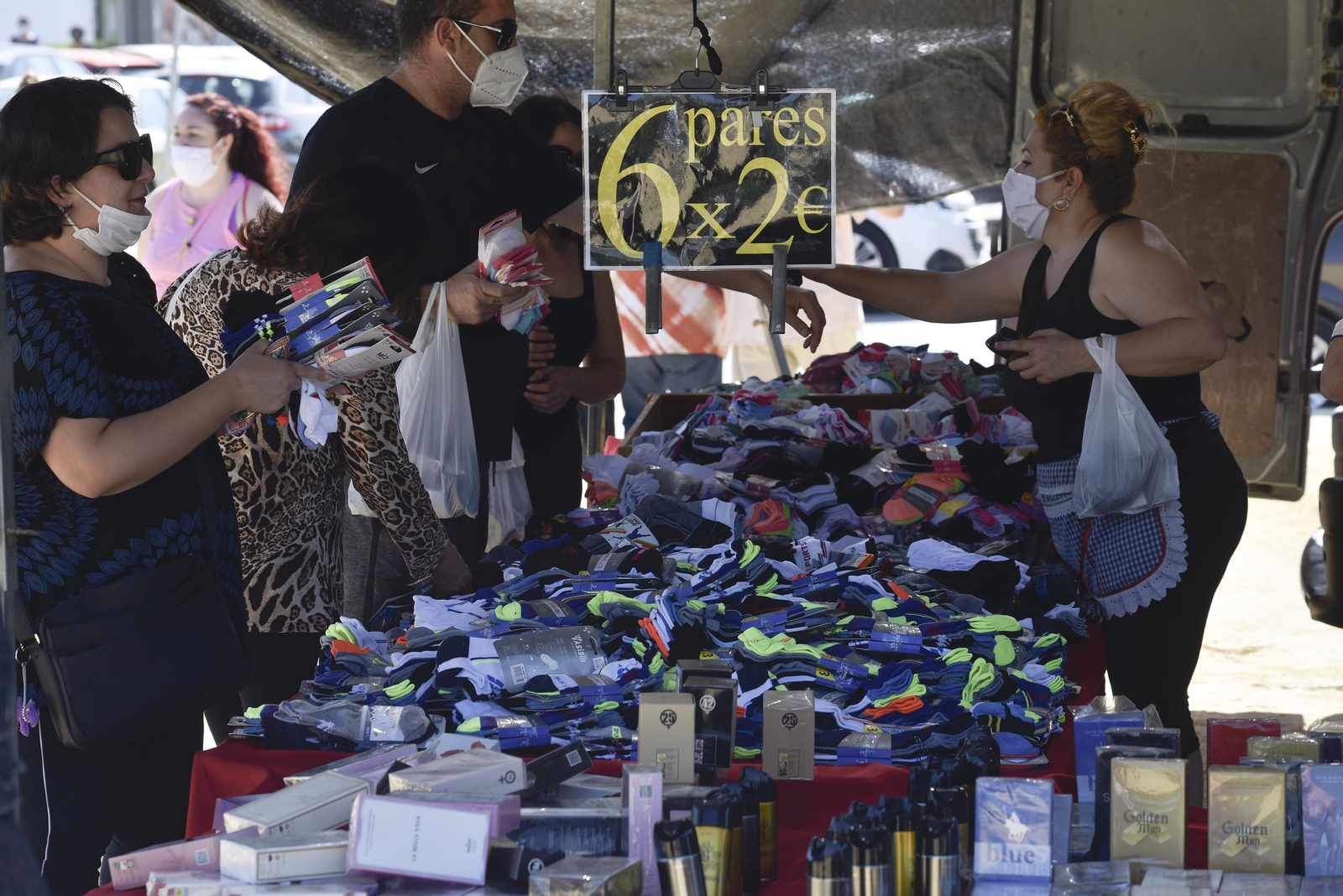 Reabre el mercadillo después del confinamiento