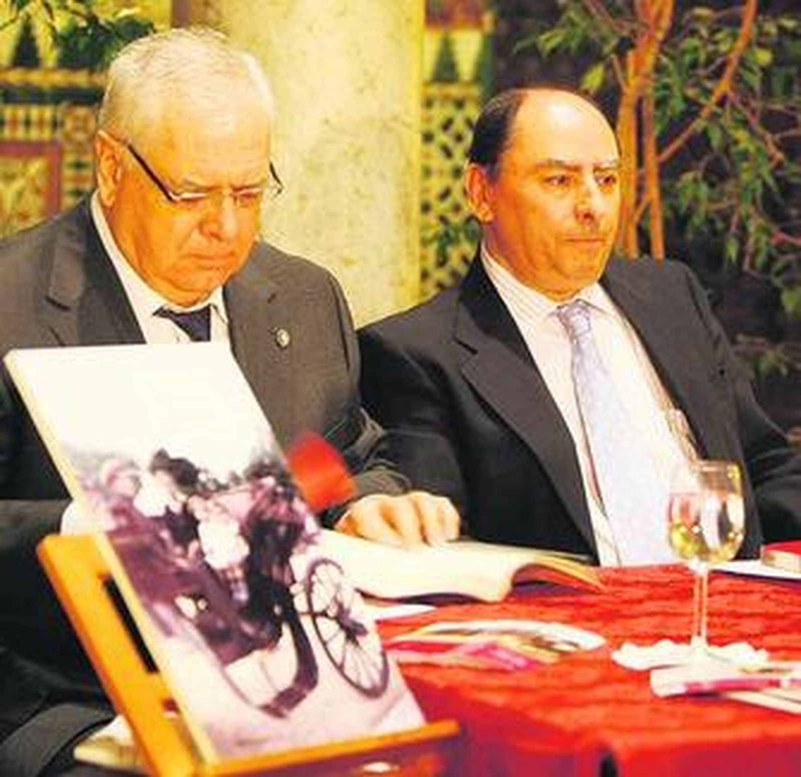 Julio Molina Font (derecha), junto a Salvador Fernández Miró.