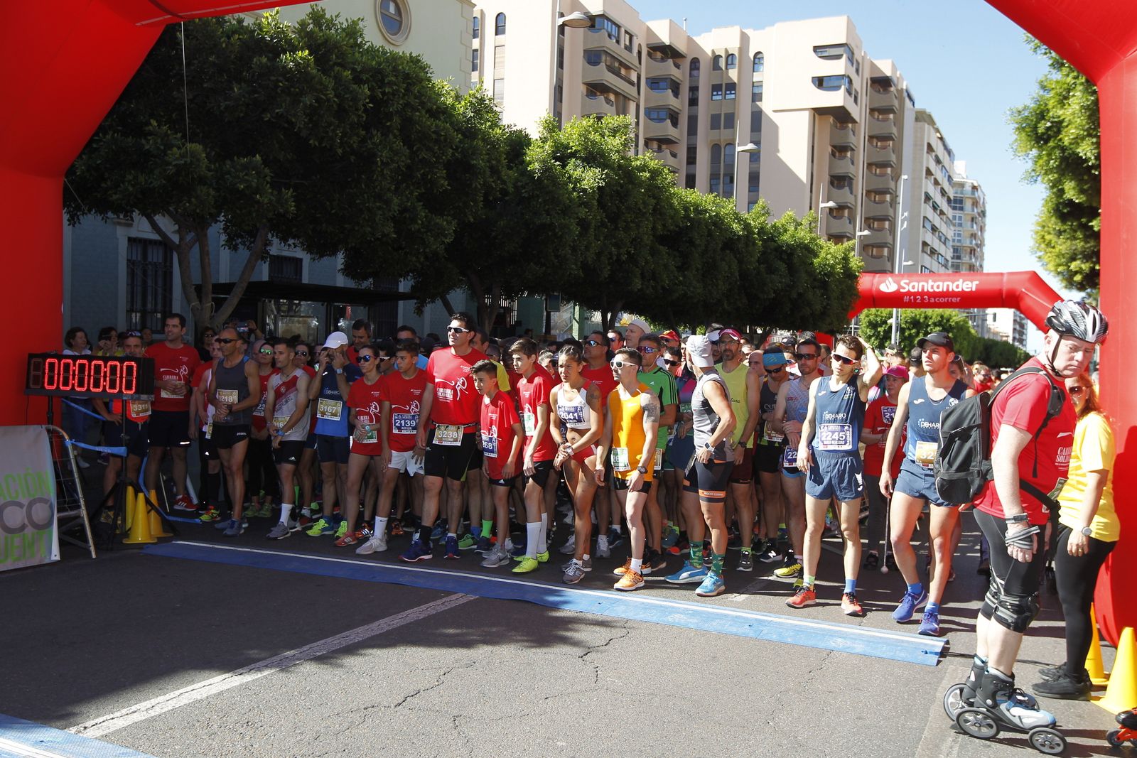 Fotogalería carrera atletismo popular enfermedades poco frecuentes. La Salle Almería