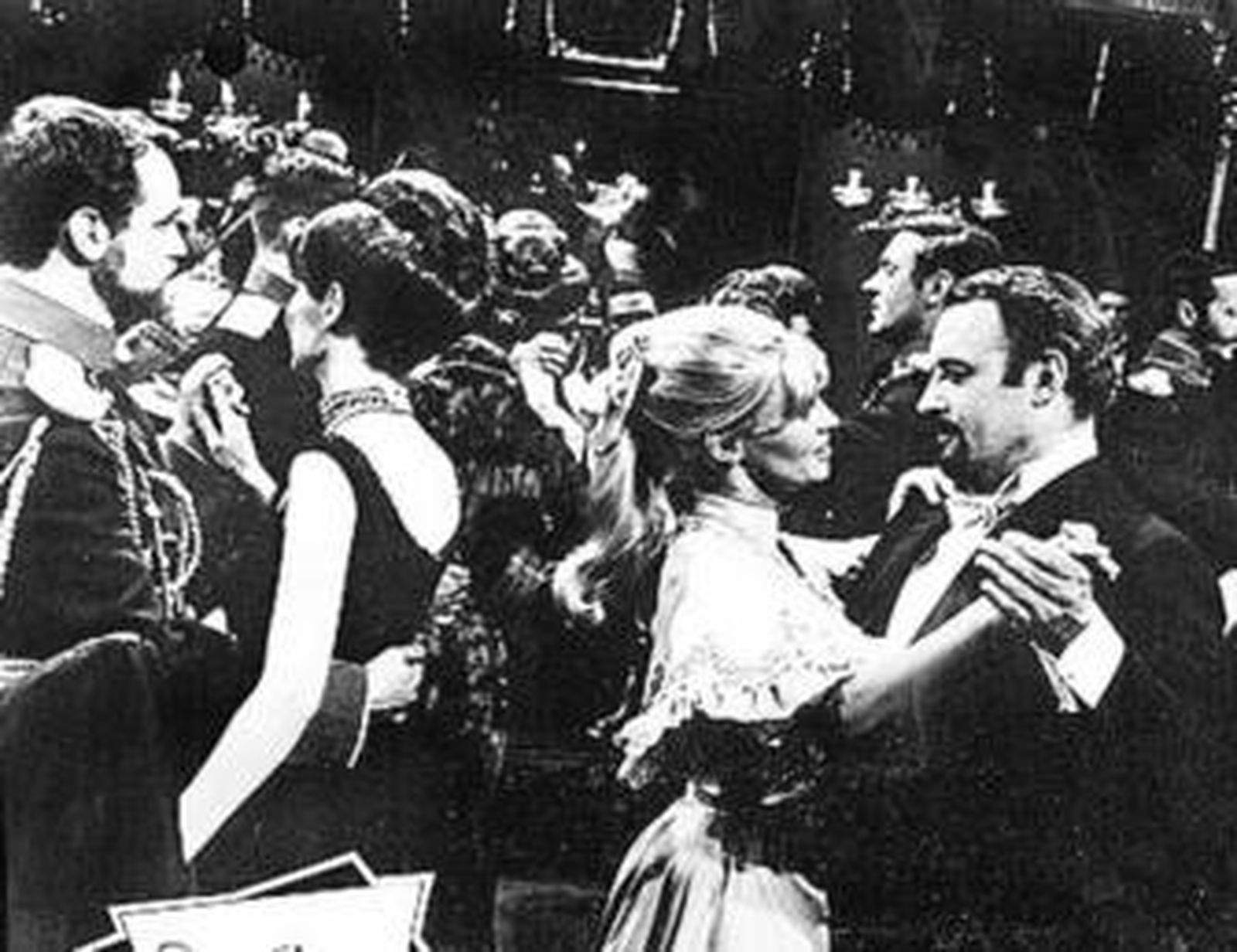 1. Escena del drama 'Doctor Zhivago'. 2. Peter O'Toole, en su maravillosa interpretación como Lawrence de Arabia. 3. Fotografía de Lean tomada en 1965, durante el rodaje de 'Doctor Zhivago'.