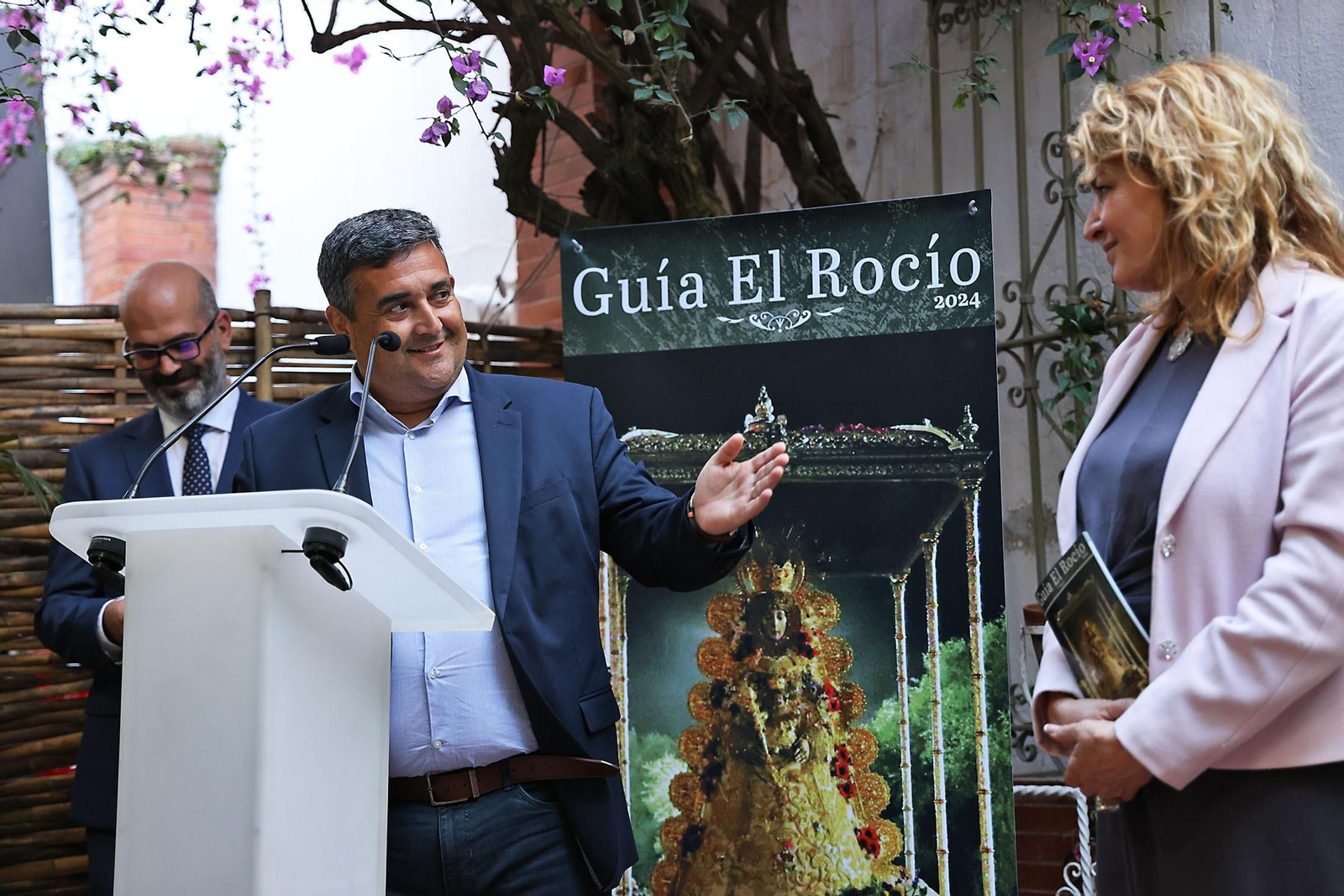 Imágenes de la presentación de la Guía del Rocío 2024 de Huelva Información