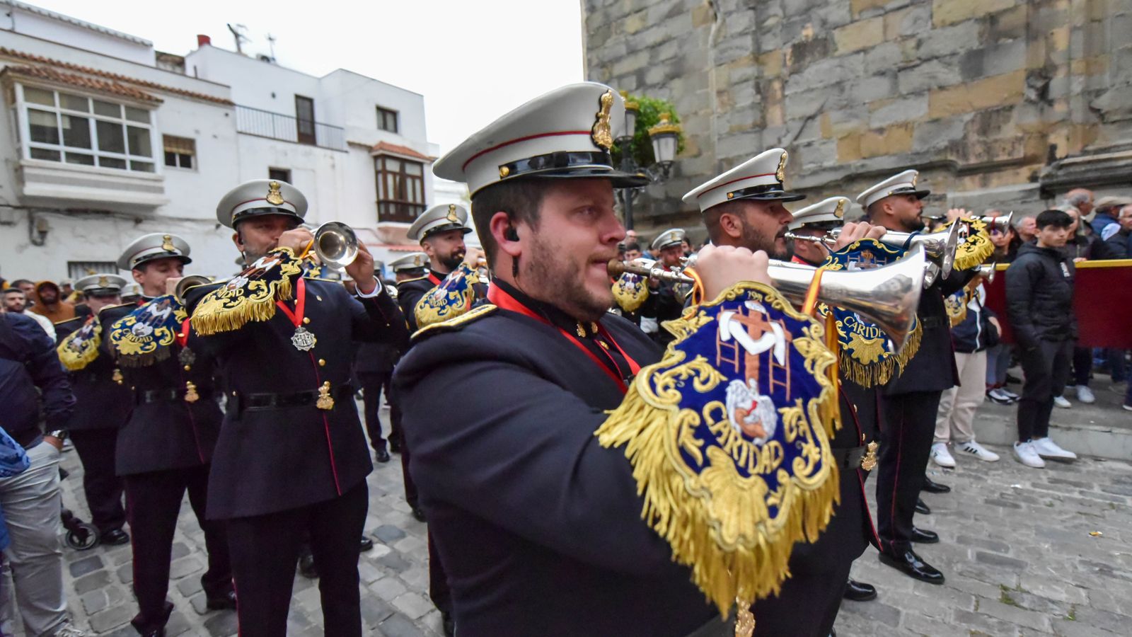 Fotos del Martes Santos en Tarifa: Santisimo Cristo de la Salud y Nuestra Señora de los Dolores