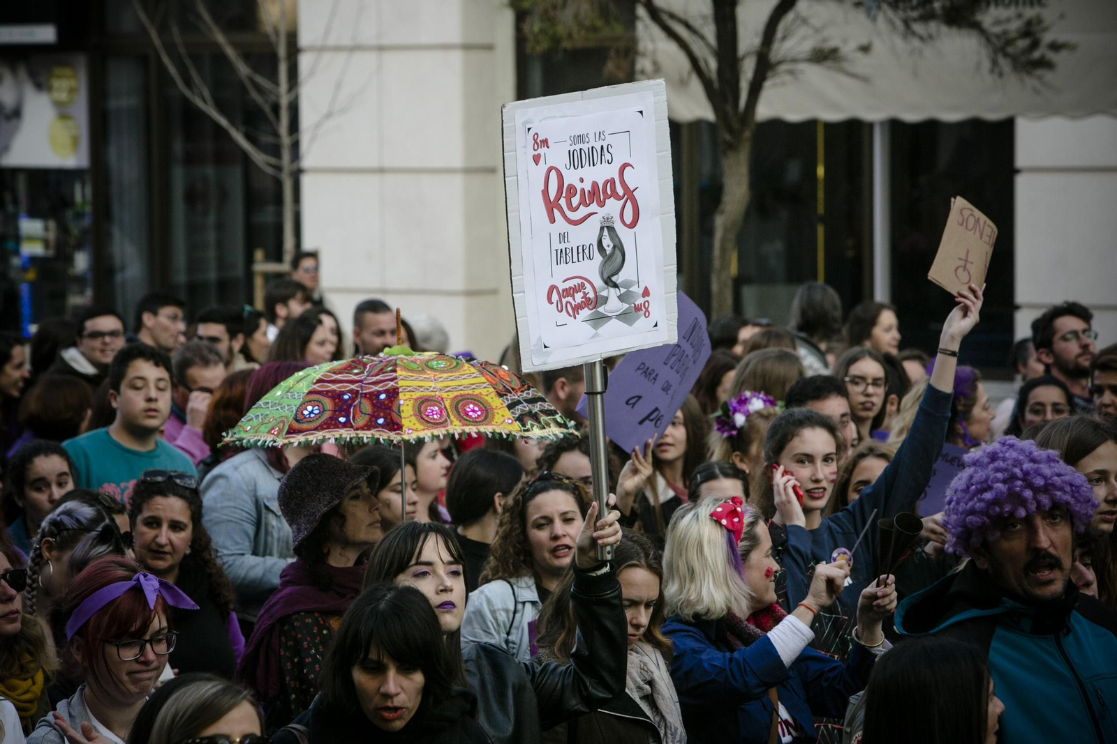 Miles de personas acudieron a  la gran manifestación del 8-M