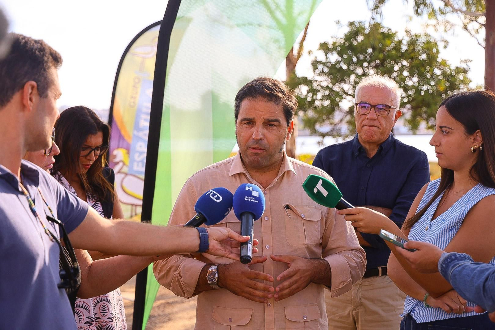 Imágenes de la clausura de la 'Escuela de Exploradores' en el centro de visitantes del Paraje Natural Marismas del Odiel