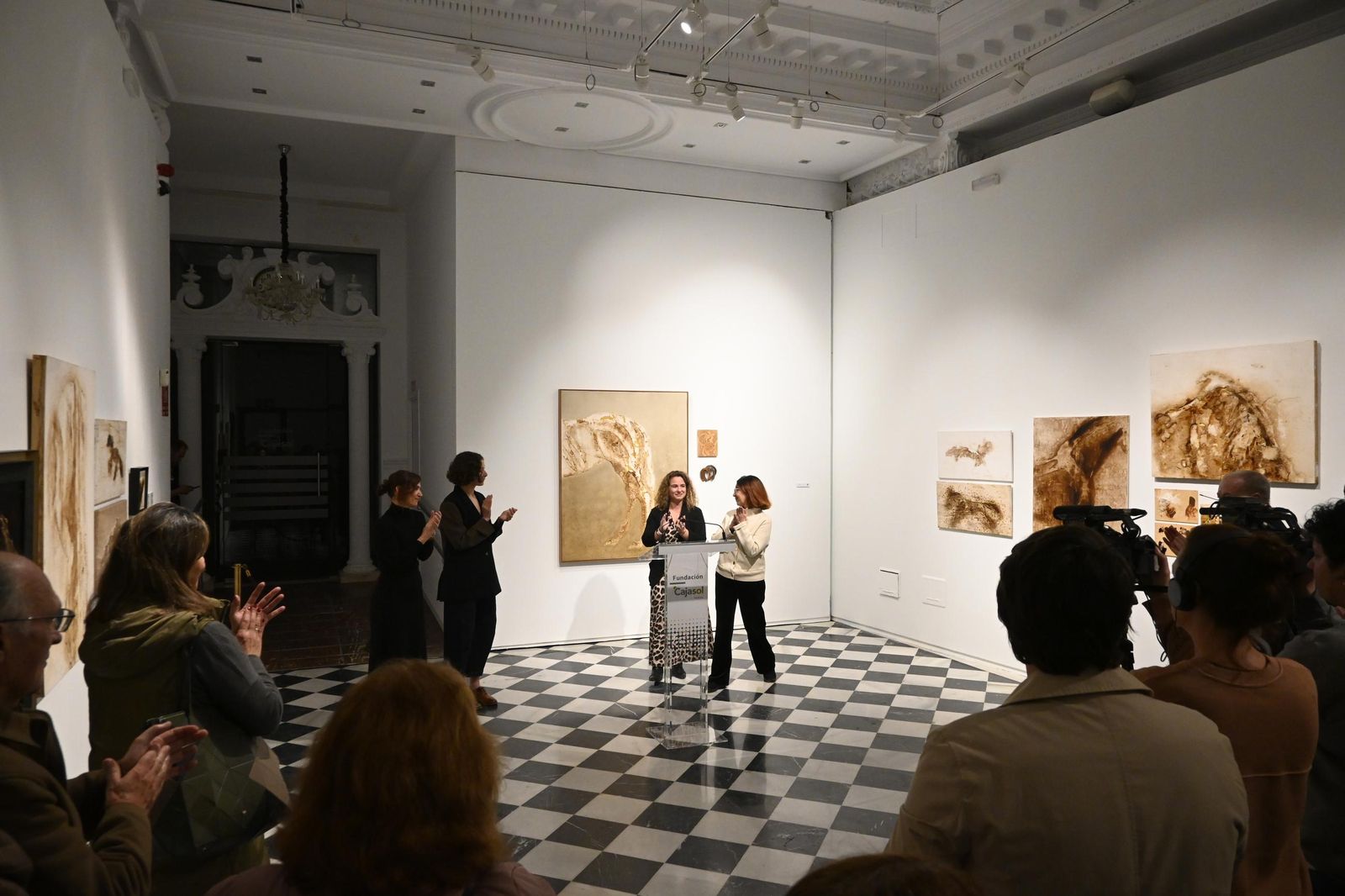 Inauguración de la exposición `Ánima´ de Tiziana Domínguez