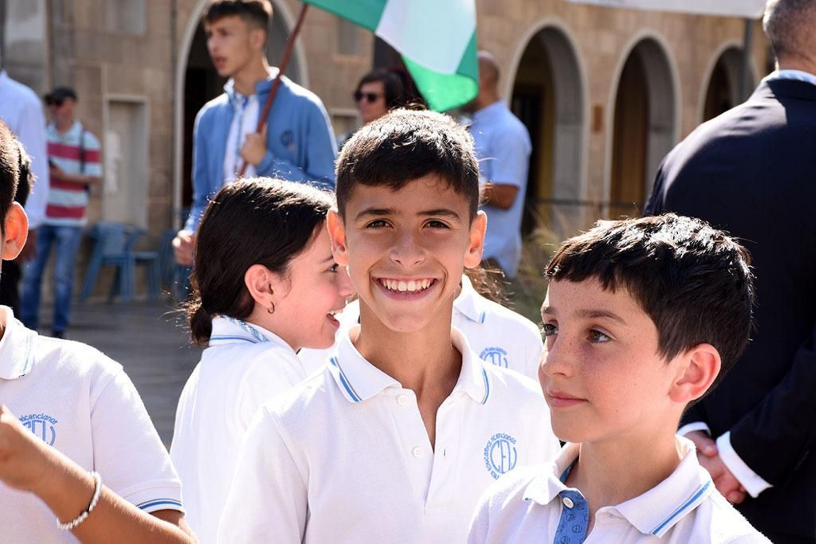 Imágenes de la procesión de la Virgen Milagrosa del colegio San Vicente de Paúl