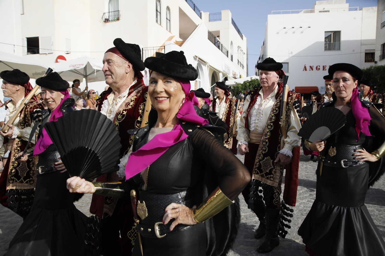 El gran desfile de Moros y Cristianos de Mojácar, en imágenes
