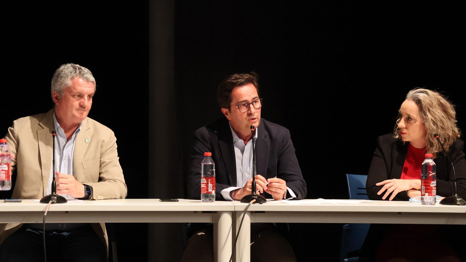 Juan de la Cruz Belmonte, Francisco Góngora y Enriqueta Quesada componen la mesa inaugural de las Jornadas.