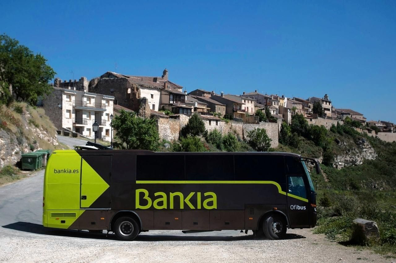 La Diputación de Granada y Bankia impartirán unas jornadas de formación digital y banca electrónica.