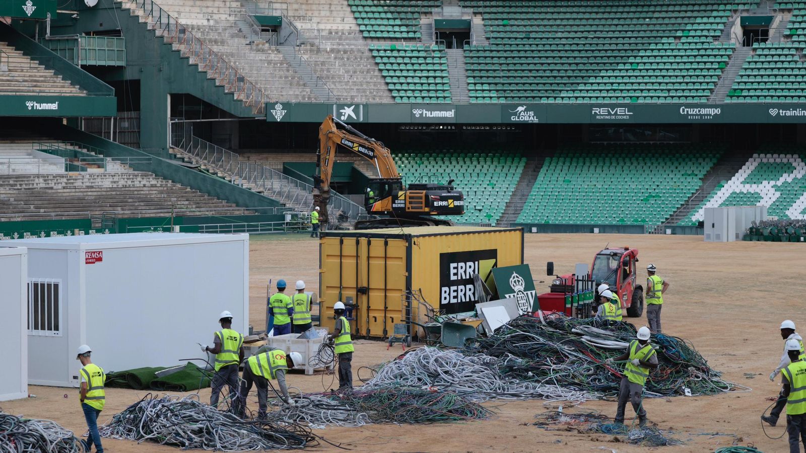 Imagenes de la demolición del Benito Villamarín