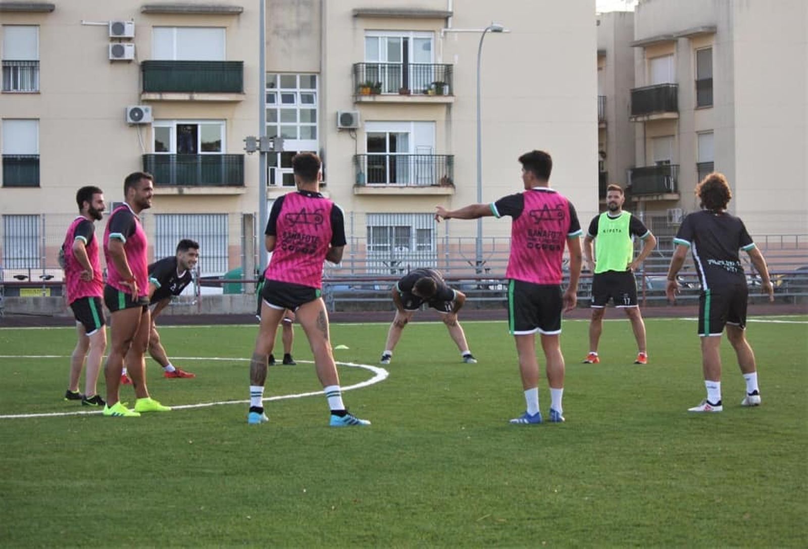 Entrenamiento del Puerto Real en el complejo deportivo Paco Gallego.