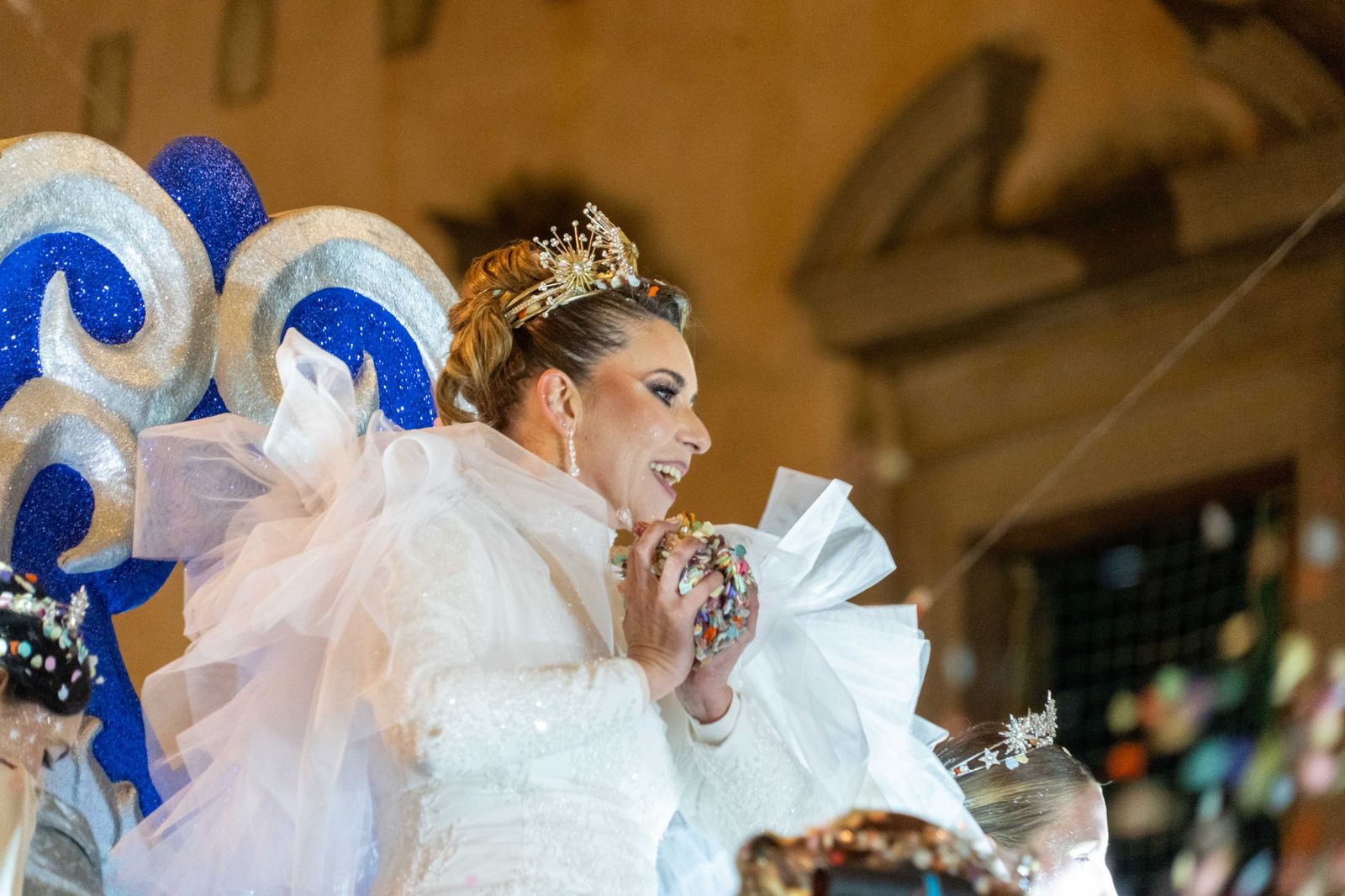 Las mejores fotografías del recorrido y la llegada al ayuntamiento de la cabalgata de Reyes Magos 2026