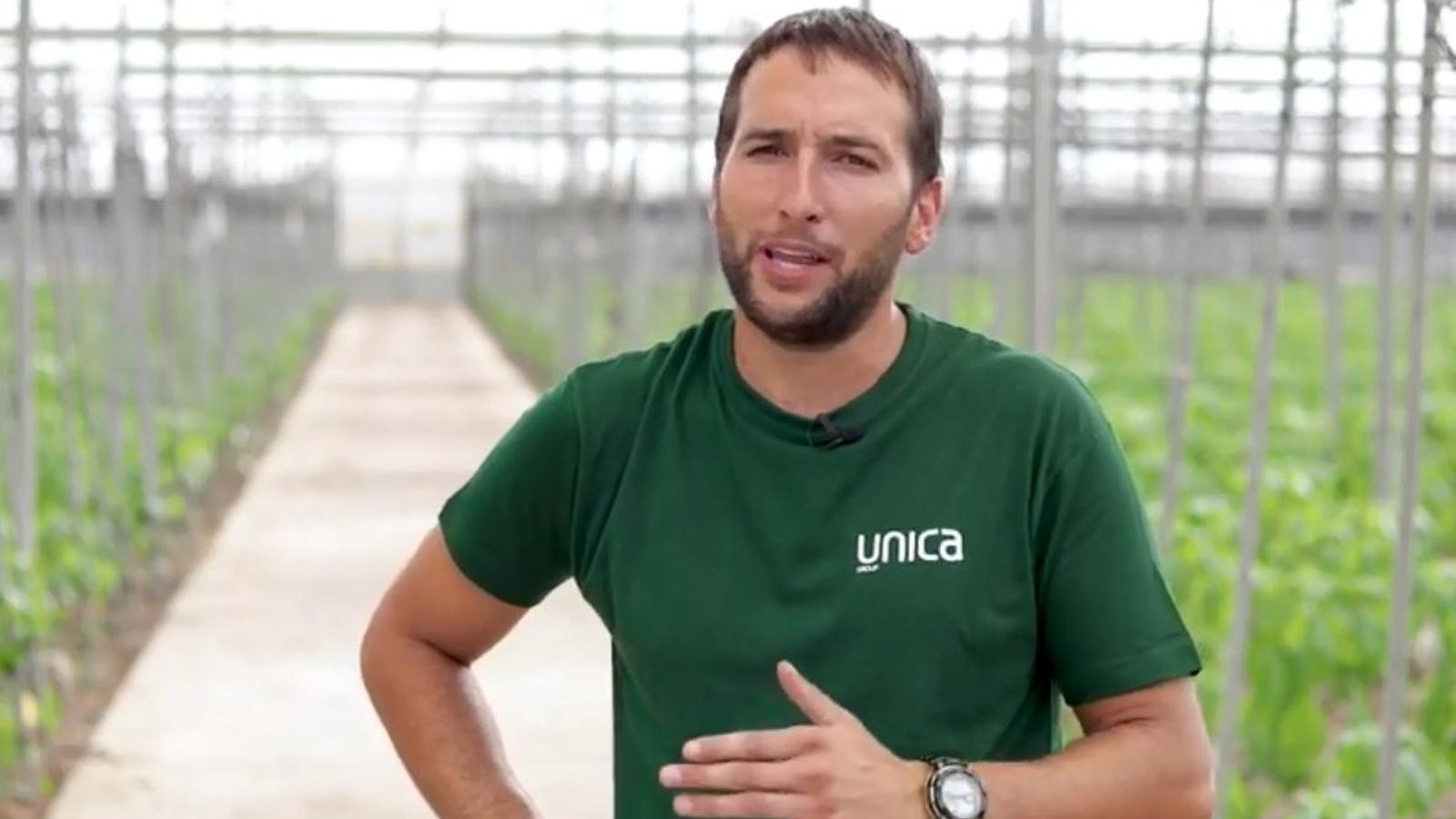 El agricultor de Unica, Miguel Ángel Vargas.