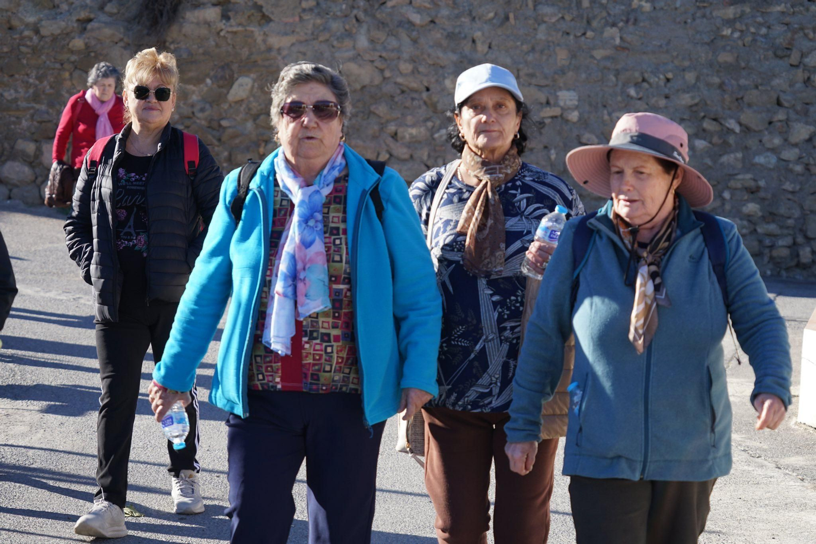 Un centenar de mayores de Vícar recorren la Alpujarra durante su olimpiada
