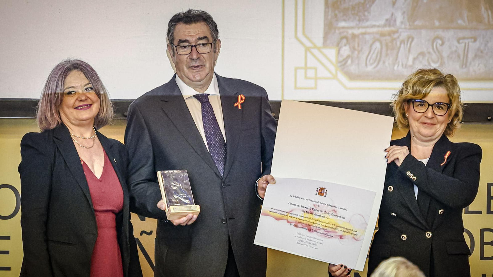 Las imágenes de la entrega de distinciones en Cádiz por el 24º aniversario de la Constitución Española