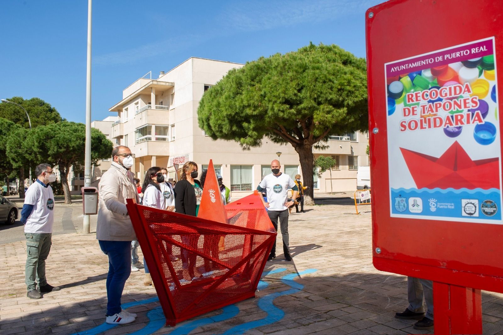 Nuevo contenedor, en forma de barco. para la recogida de tapones