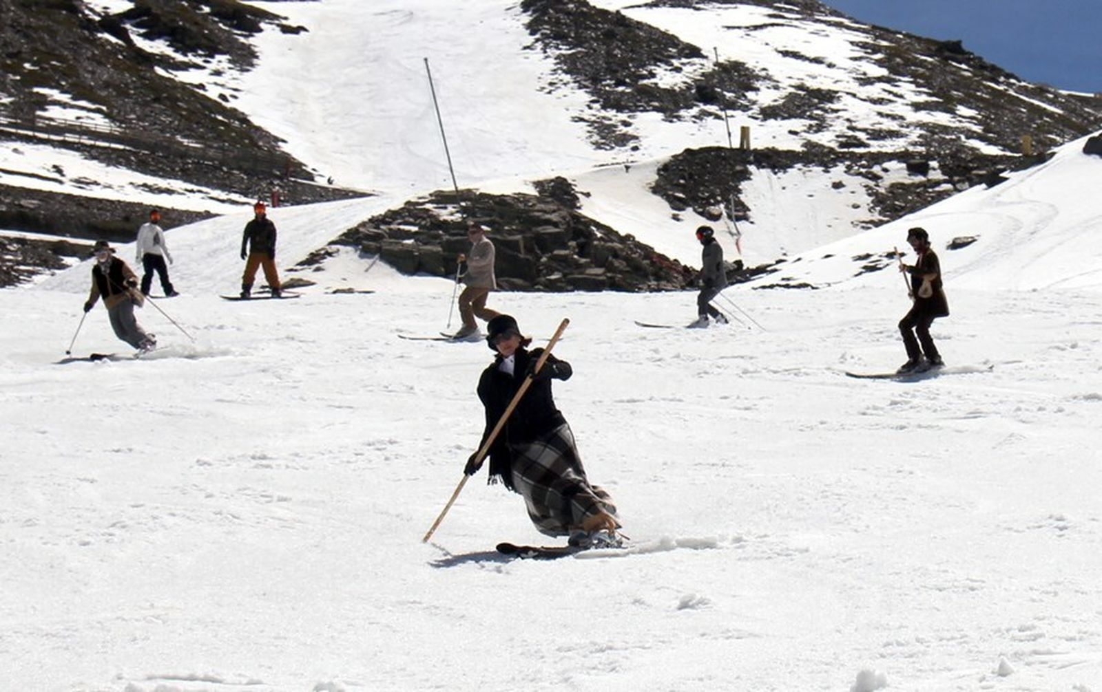 Imágenes de la bajada retro en Sierra Nevada