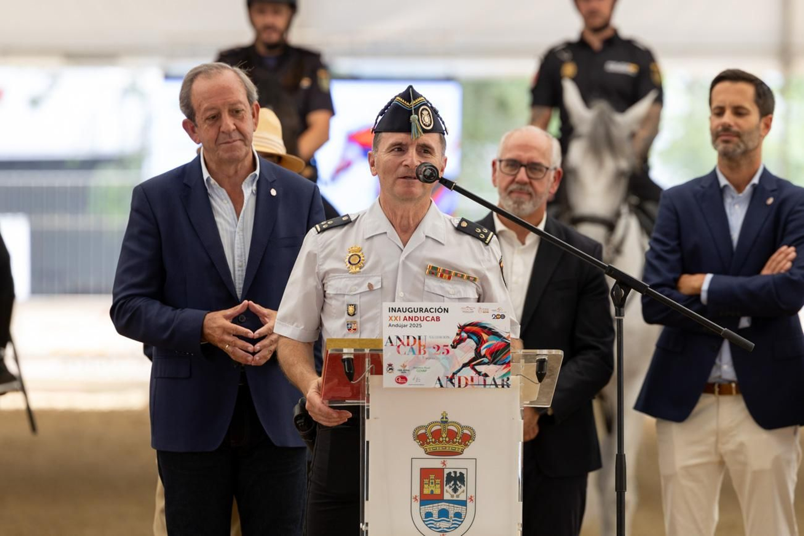 Anducab rinde homenaje a la unidad de caballería de la Policía Nacional