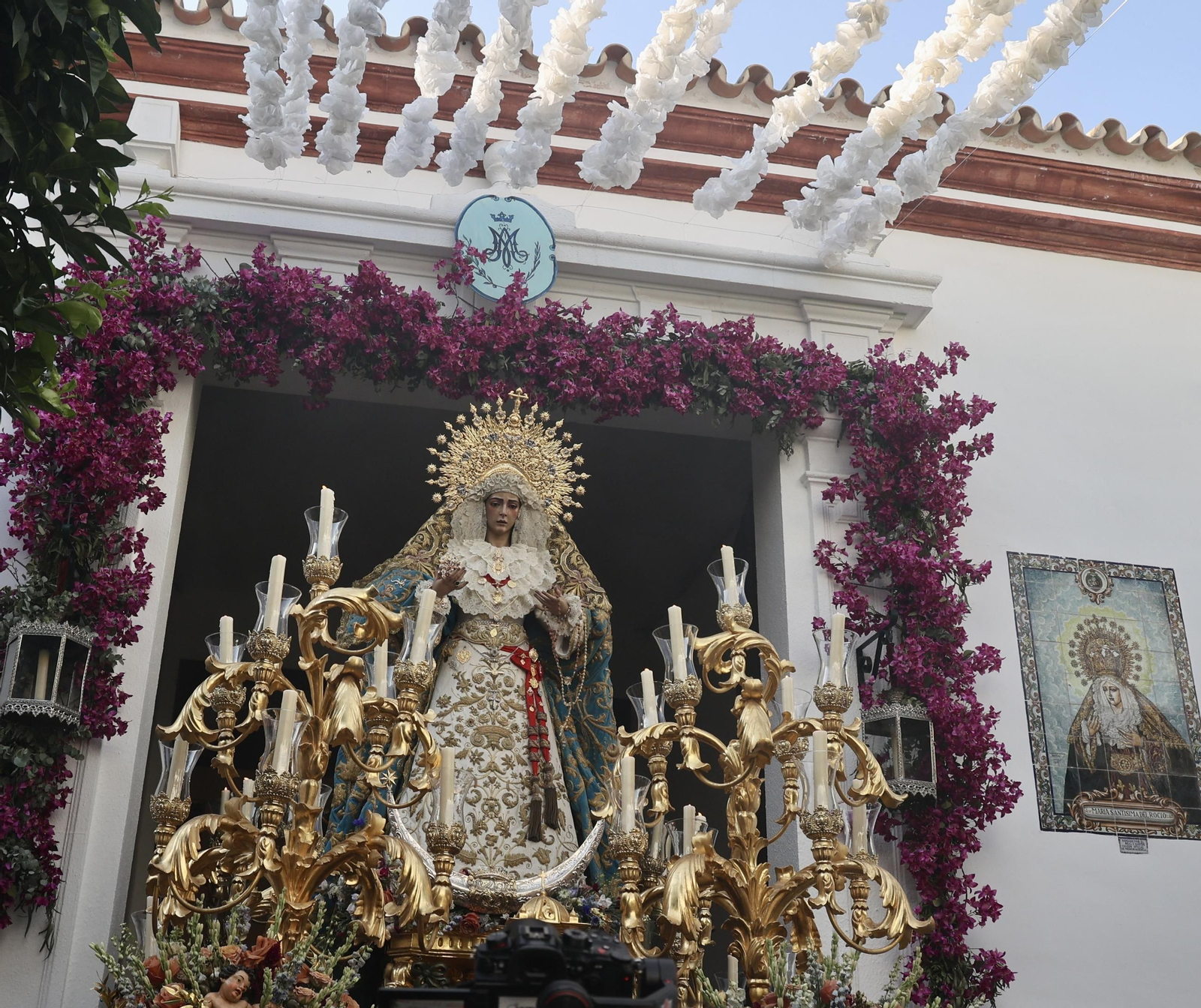 Las imágenes del traslado de la Virgen del Rocío al Salvador