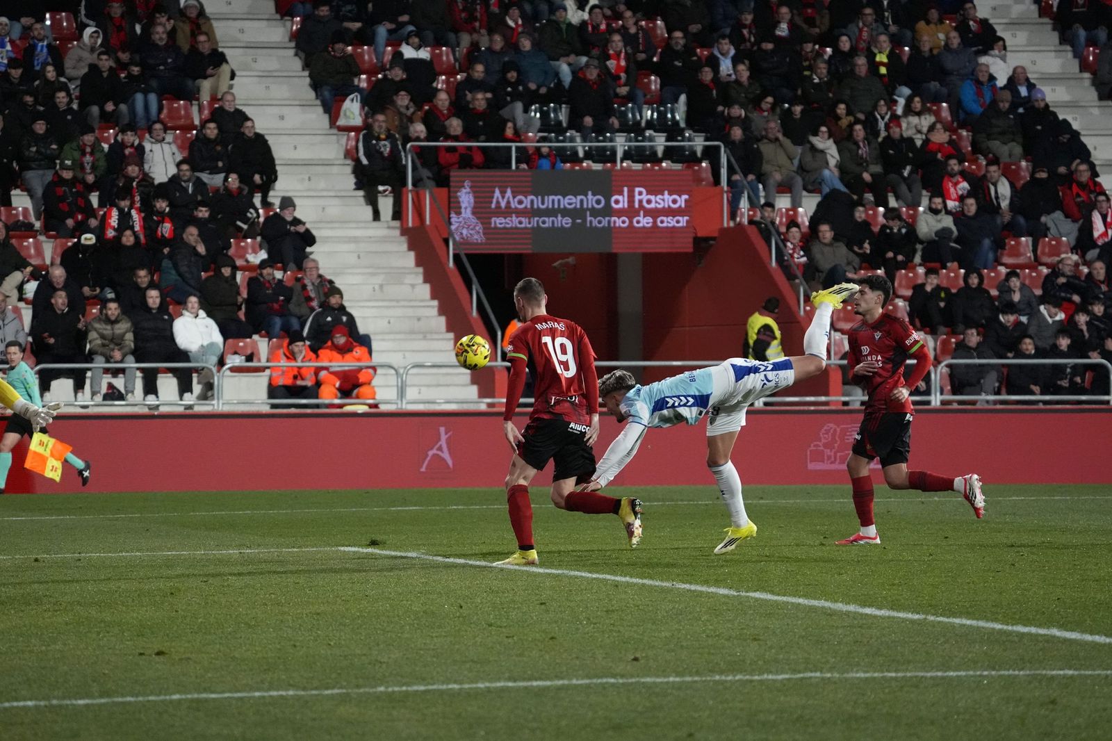 El Mirandés-Málaga CF, en fotos