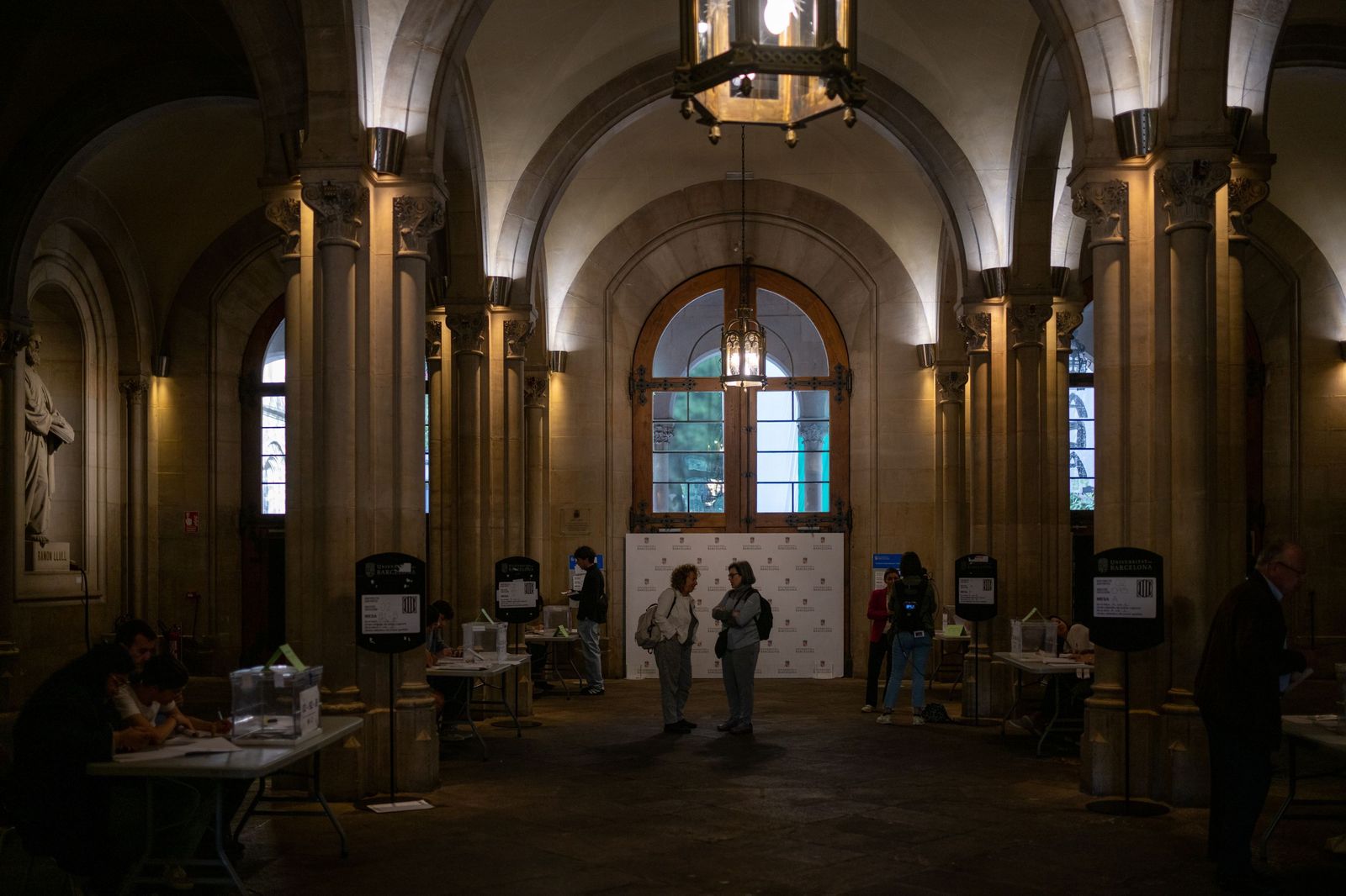 Las fotos de la jornada electoral en Cataluña