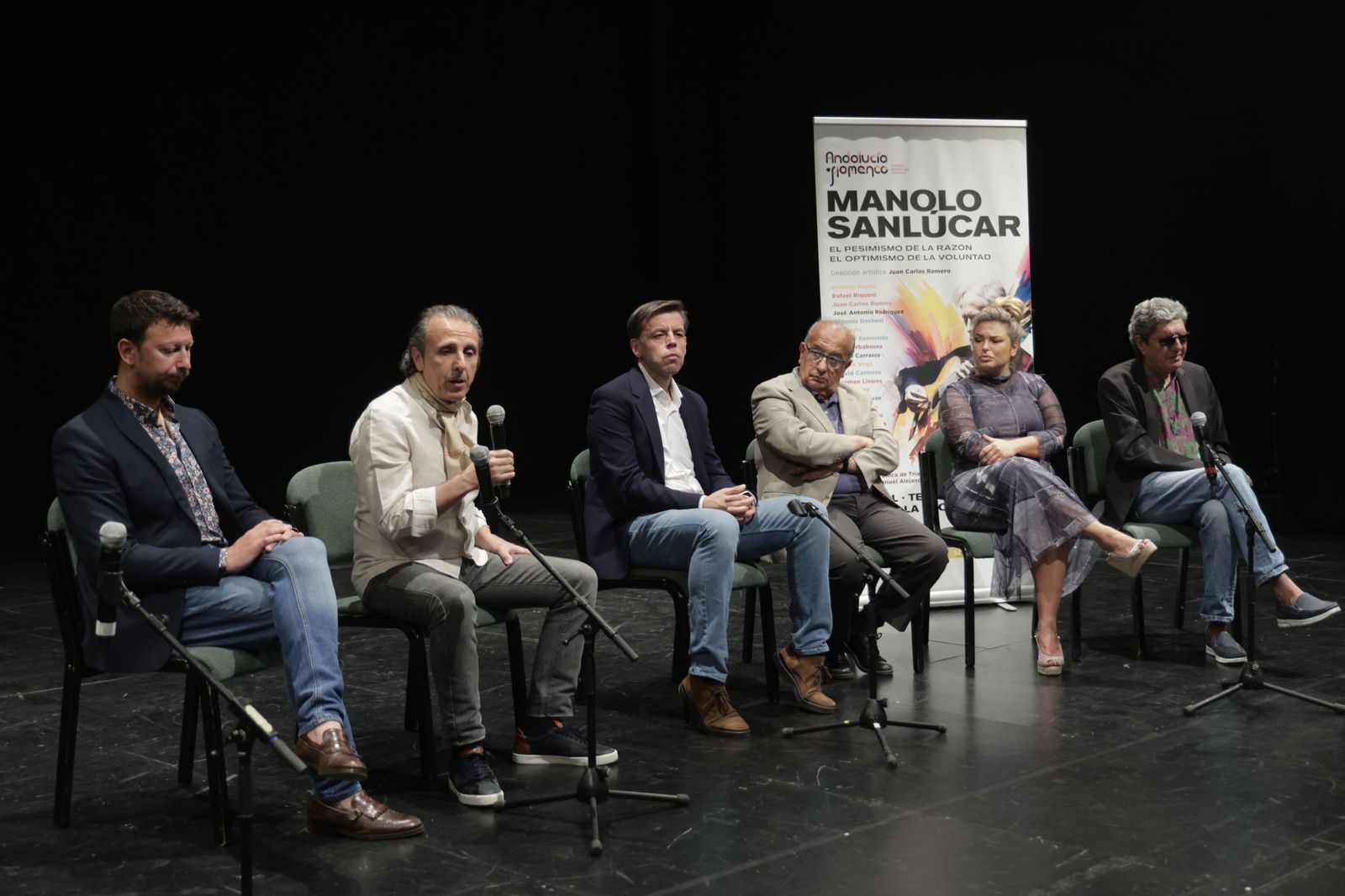 Manuel Alejandro, Juan Carlos Romero, Cristóbal Ortega, Juan Manuel Suárez Japón, Pastora Galvan y Antonio Dachent durante la presentación.