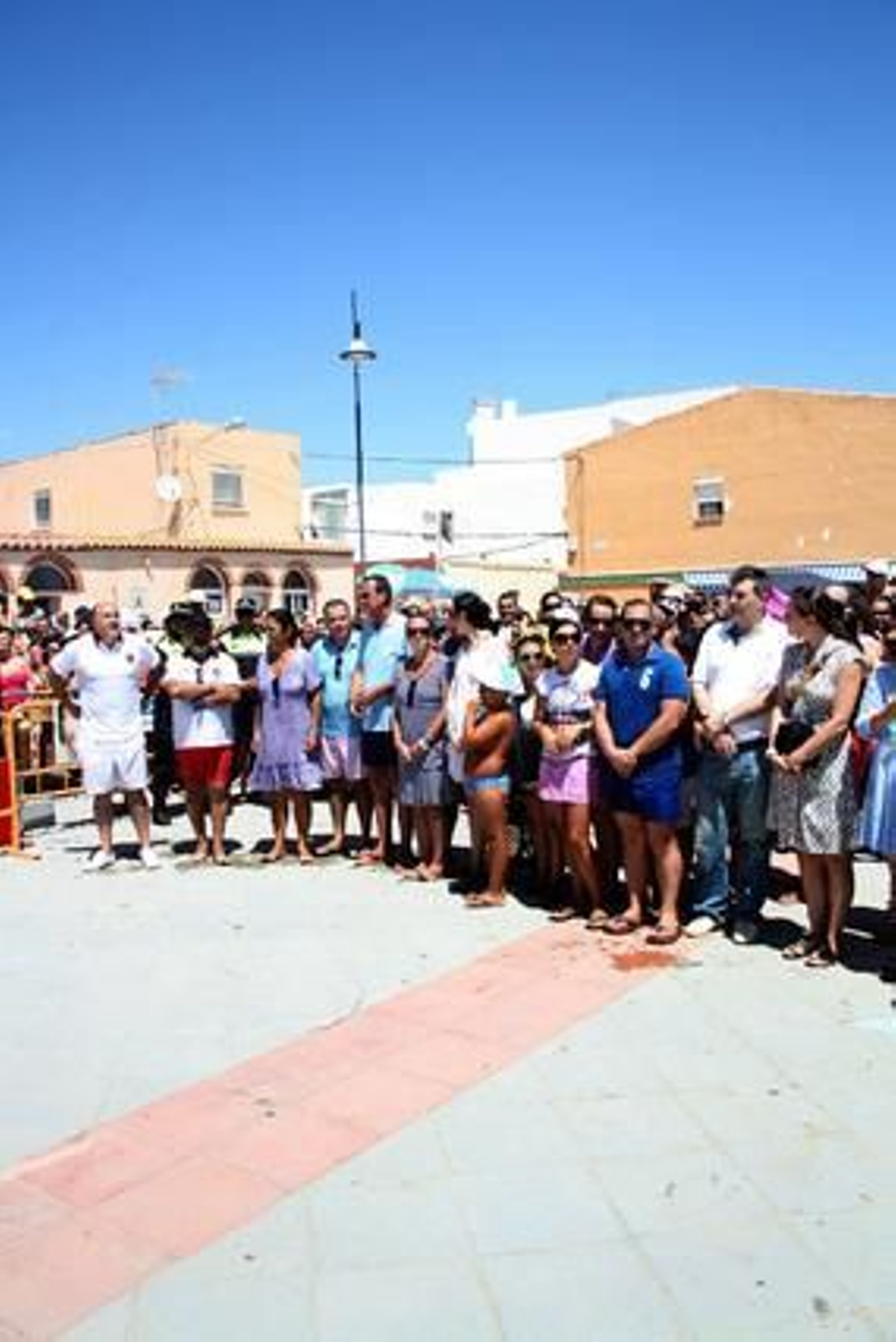 Miles de fieles recibieron con entusiasmo a la imagen en su llegada a la playa.

Foto: Fran Montes