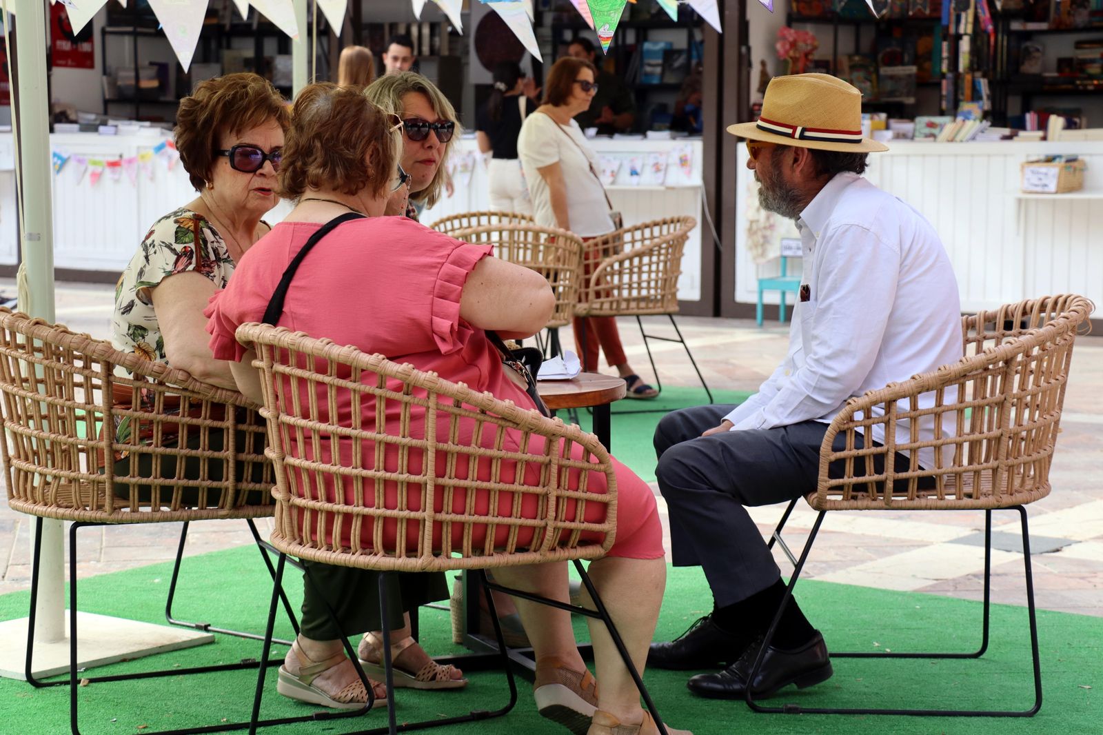 Imágenes del viernes 28 de abril en Huelva