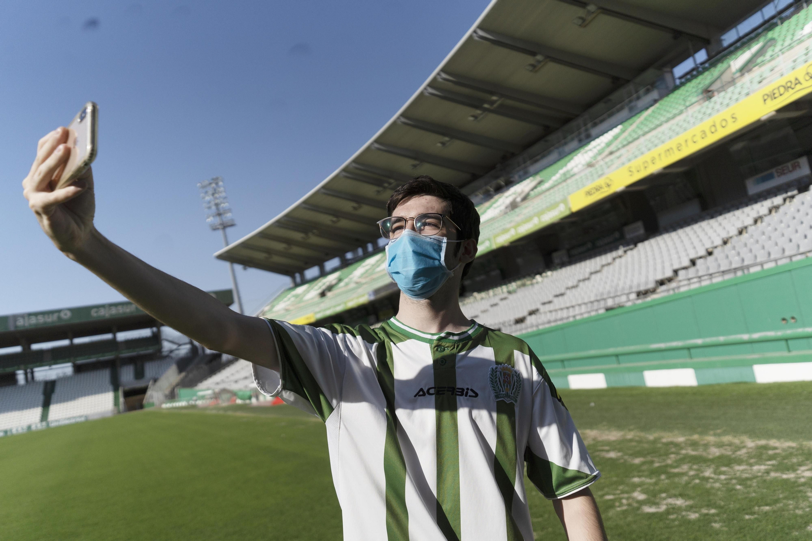 Las imágenes del primer día de la campaña de abonados del Córdoba CF