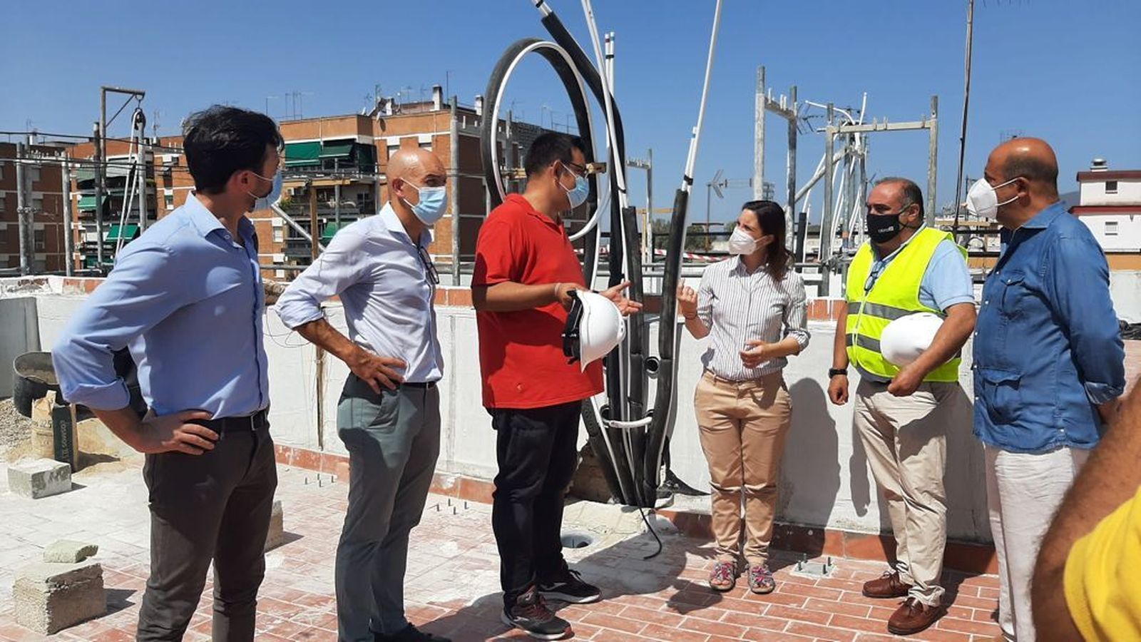 Visita de Cristina Casanueva al edificio de la calle Pintor Losada.