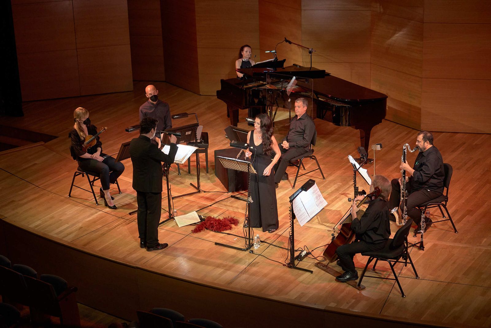 Rosique, Díaz y el grupo instrumental de la ROSS.