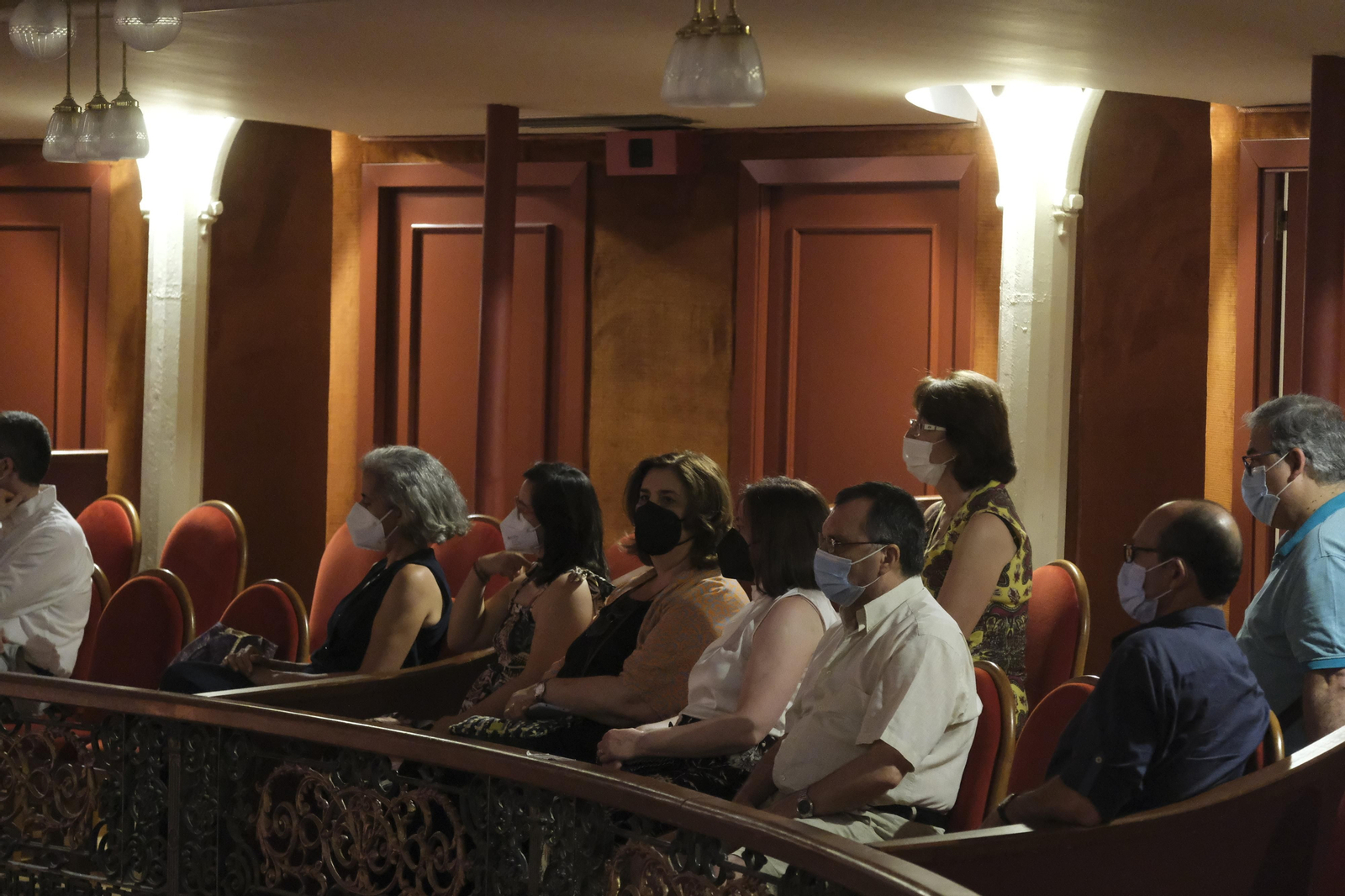 El concierto de la Orquesta Joven de Andalucía y María Esther Guzmán en el Festival de la Guitarra de Córdoba, en imágenes
