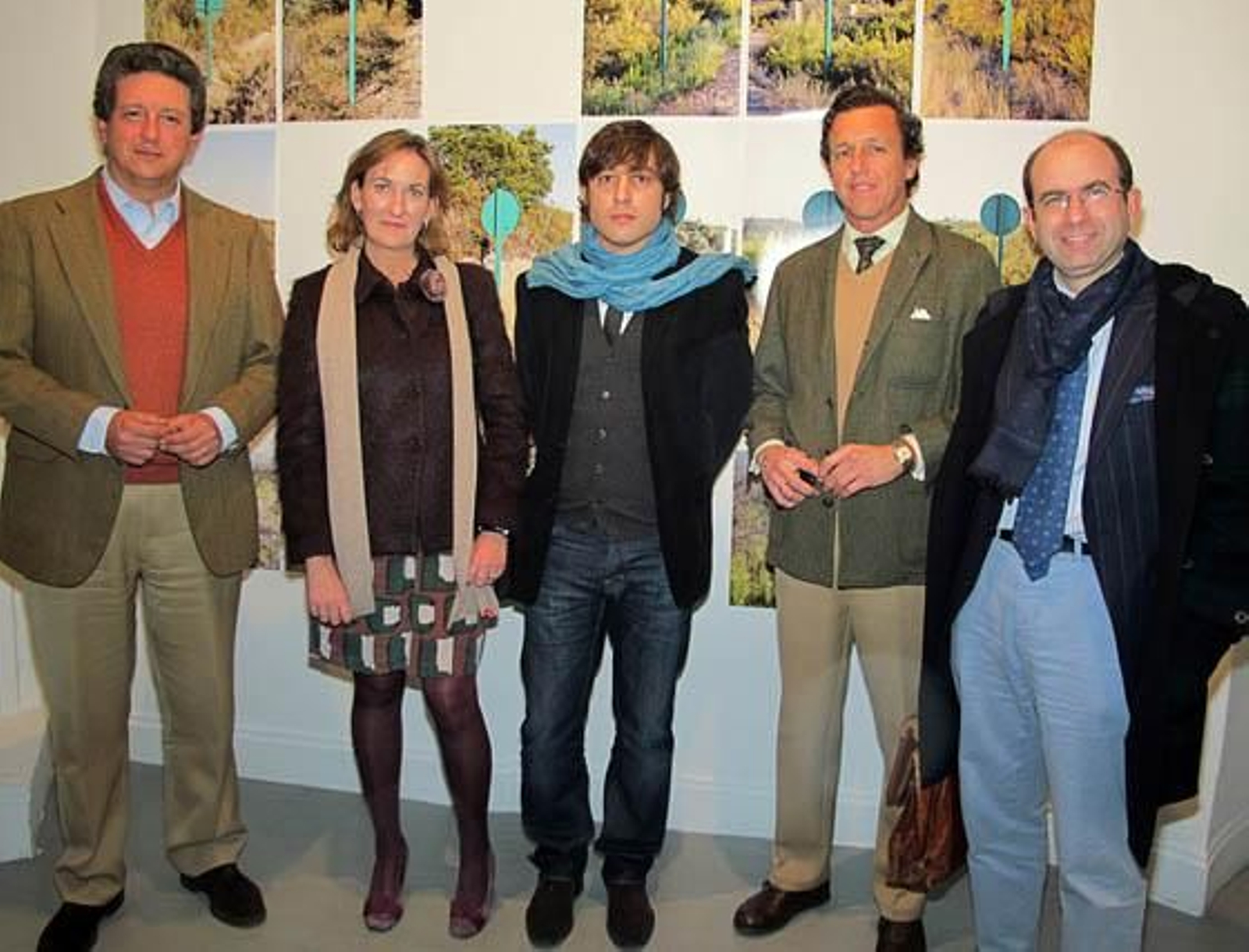 Valentín de Madariaga, presidente de Fundación Valentín de Madariaga (FVM); María del Mar Sánchez Estrella, delegada de Cultura del Ayuntamiento de Sevilla; Sema D´Acosta, comisario de la exposición; Luis García de Tejada, director general de FVM, y Benito Navarrete, director de infraestructuras culturales y patrimonio del ICAS.

Foto: Victoria Ramírez