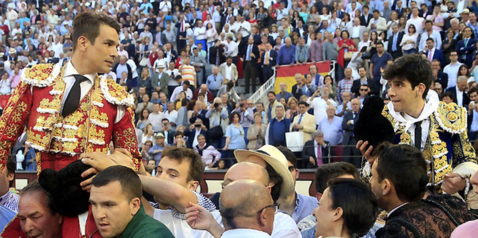 Manzanares y Simón, Puerta Grande